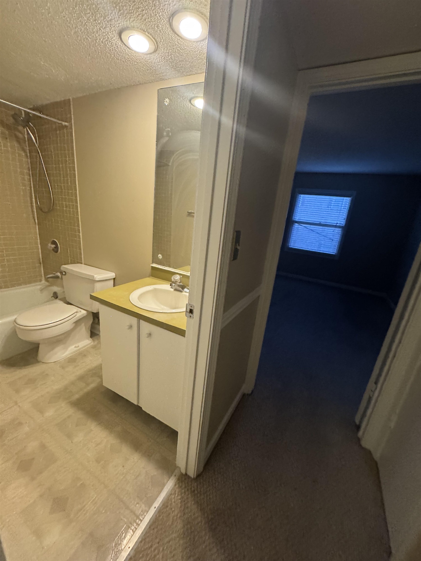 1208 MIDDLE CT Unit: 202