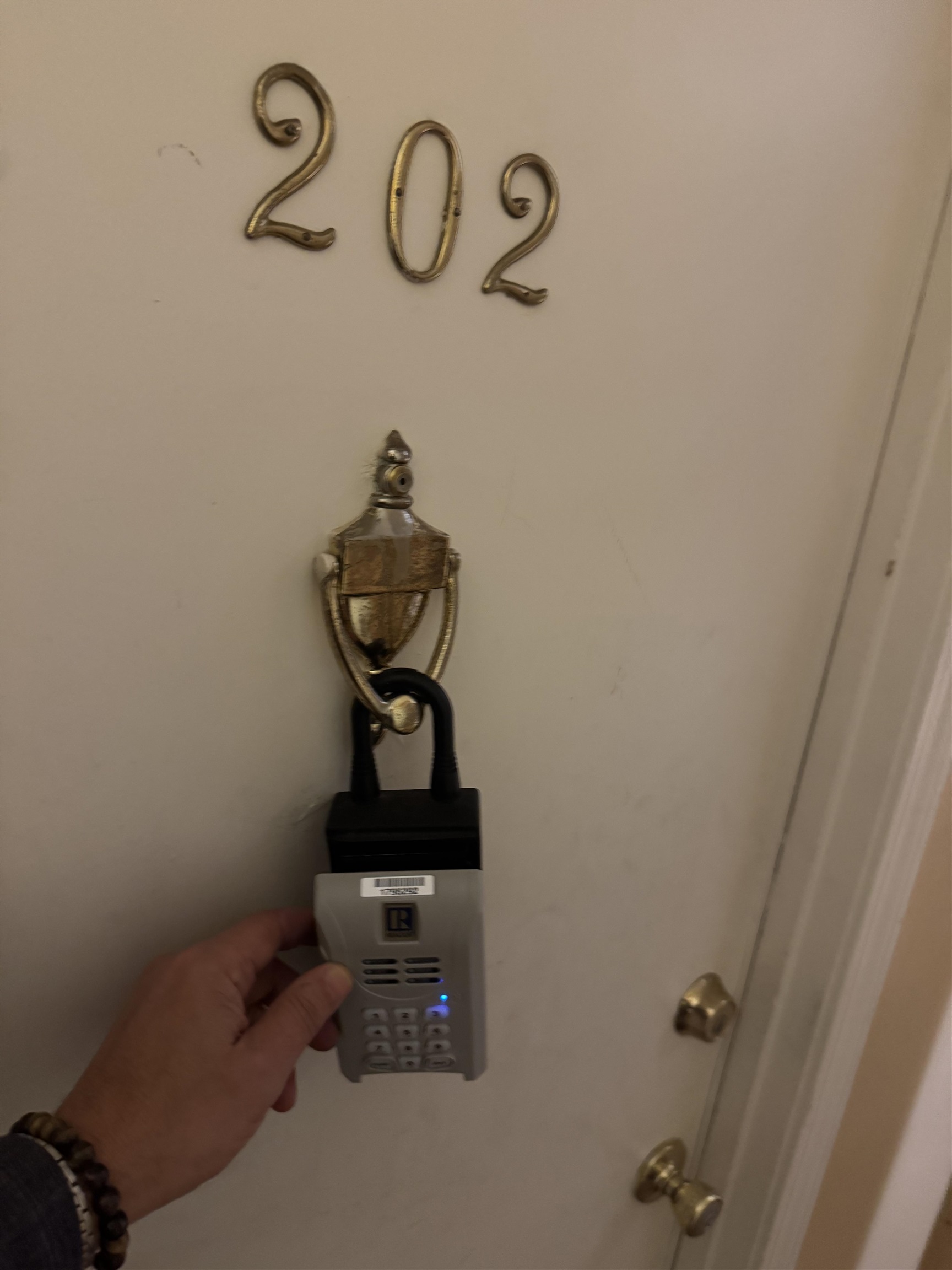 1208 MIDDLE CT Unit: 202