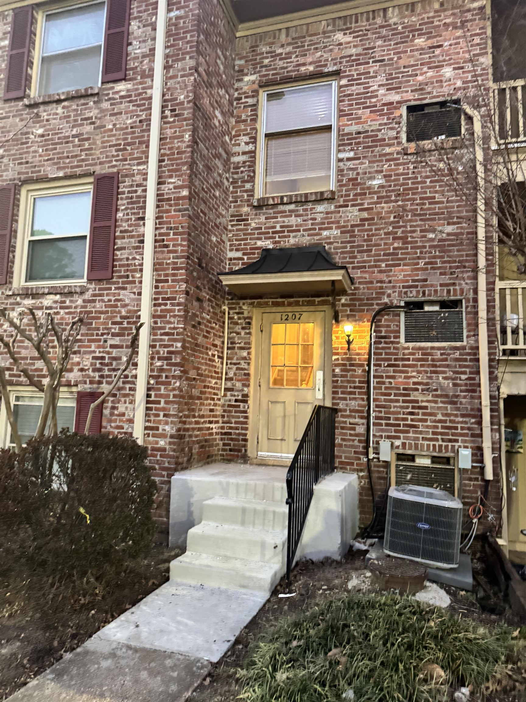 1208 MIDDLE CT Unit: 202