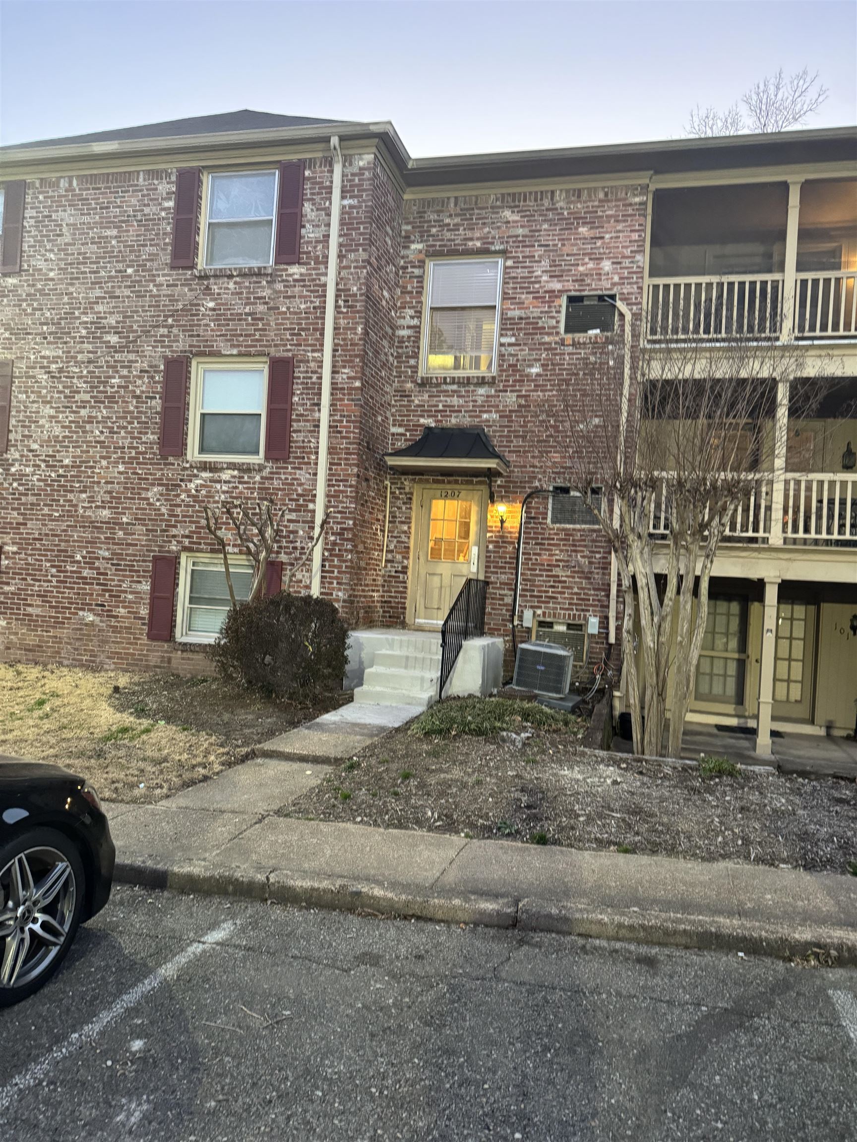1208 MIDDLE CT Unit: 202