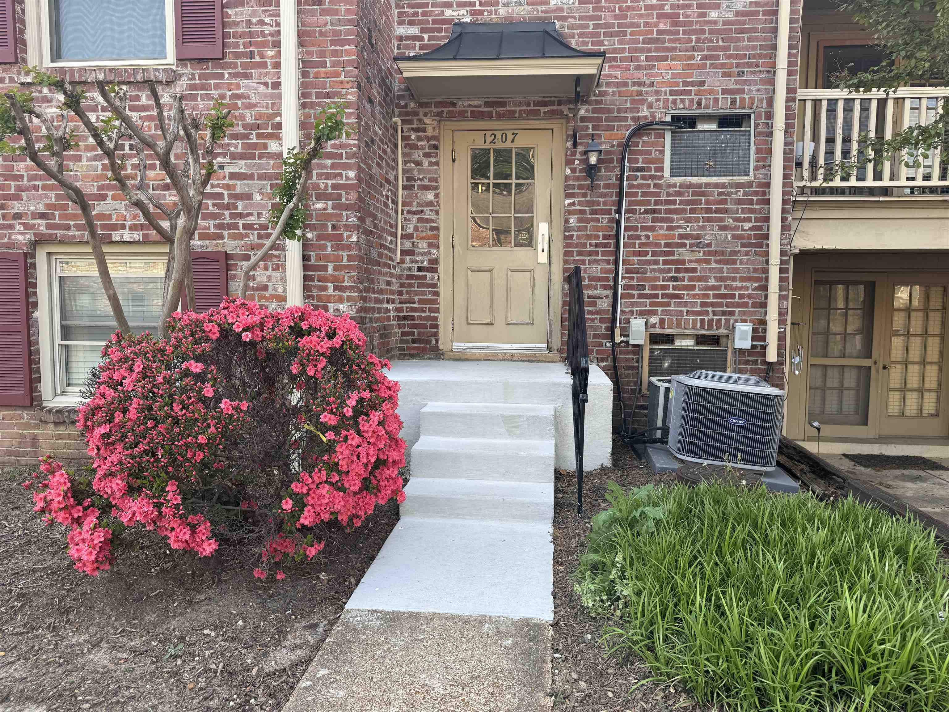 1208 MIDDLE CT Unit: 202