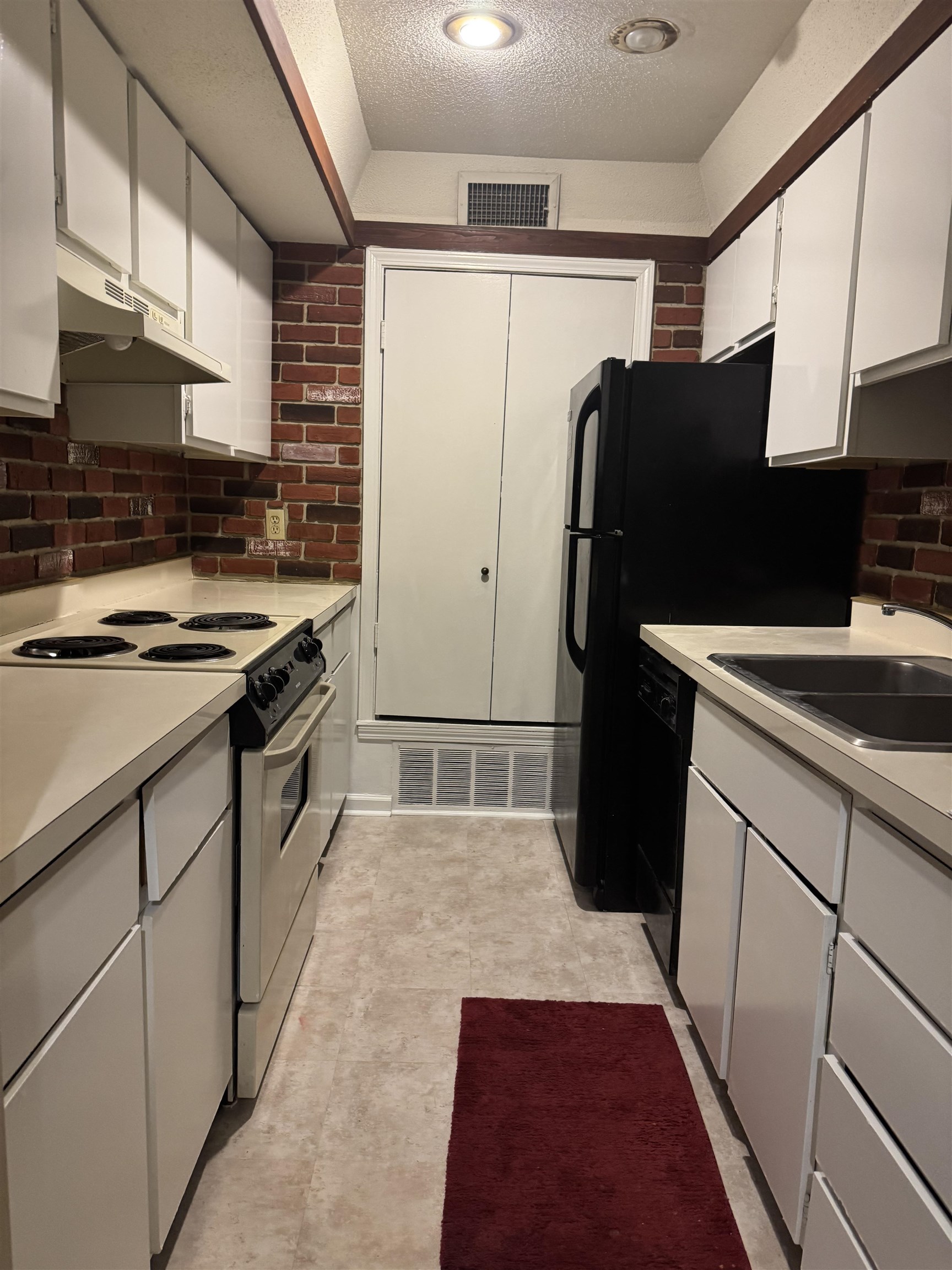 1208 MIDDLE CT Unit: 202
