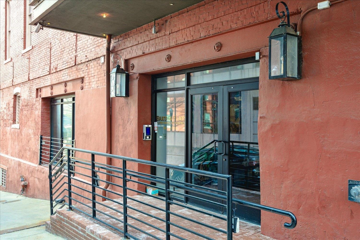 50 GAYOSO AVE Unit: 401
