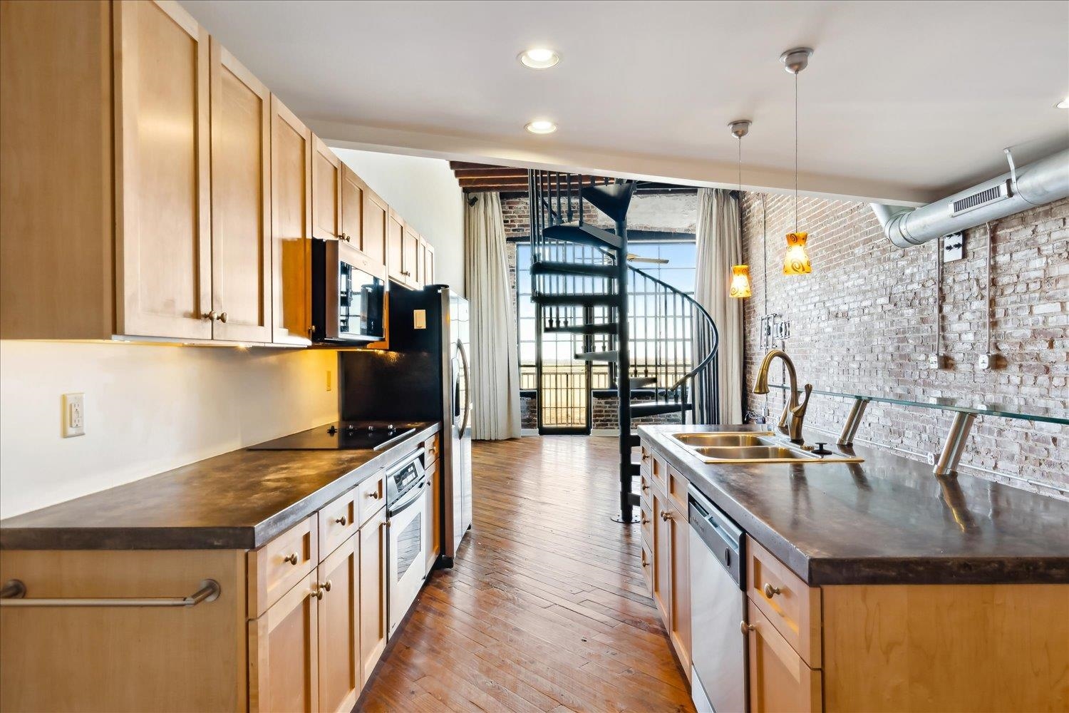 50 GAYOSO AVE Unit: 401