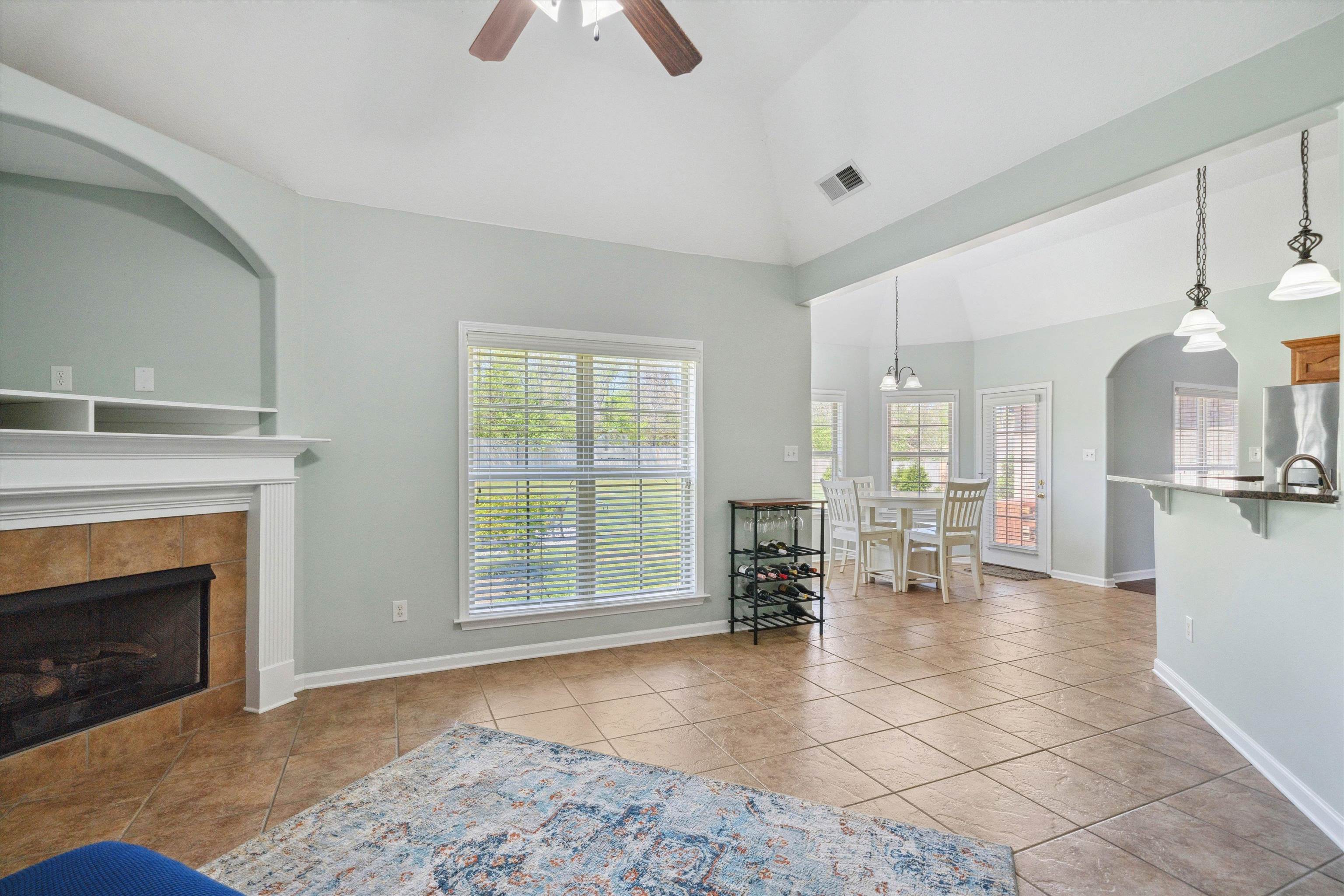 4803 ELLENDALE RD