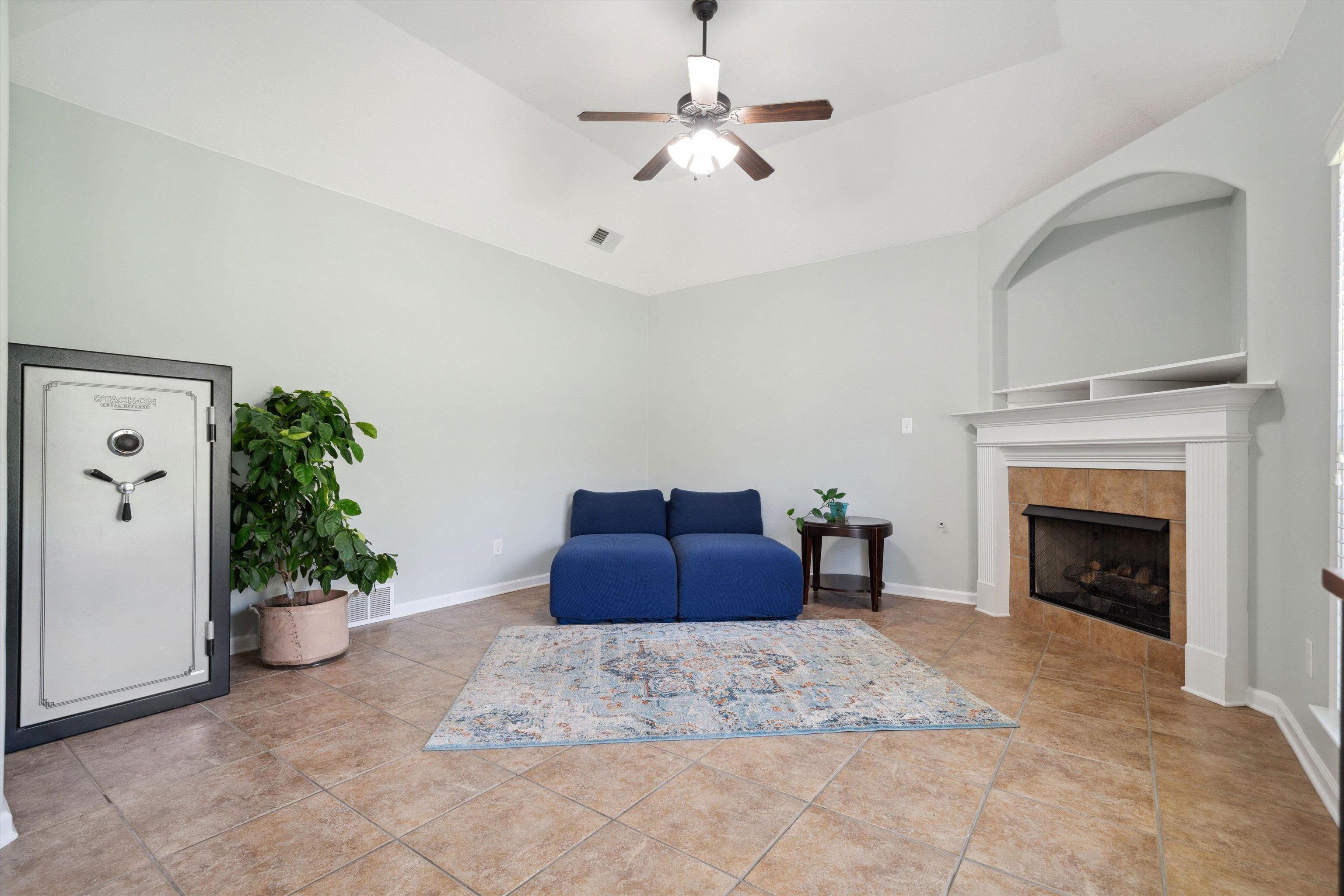 4803 ELLENDALE RD