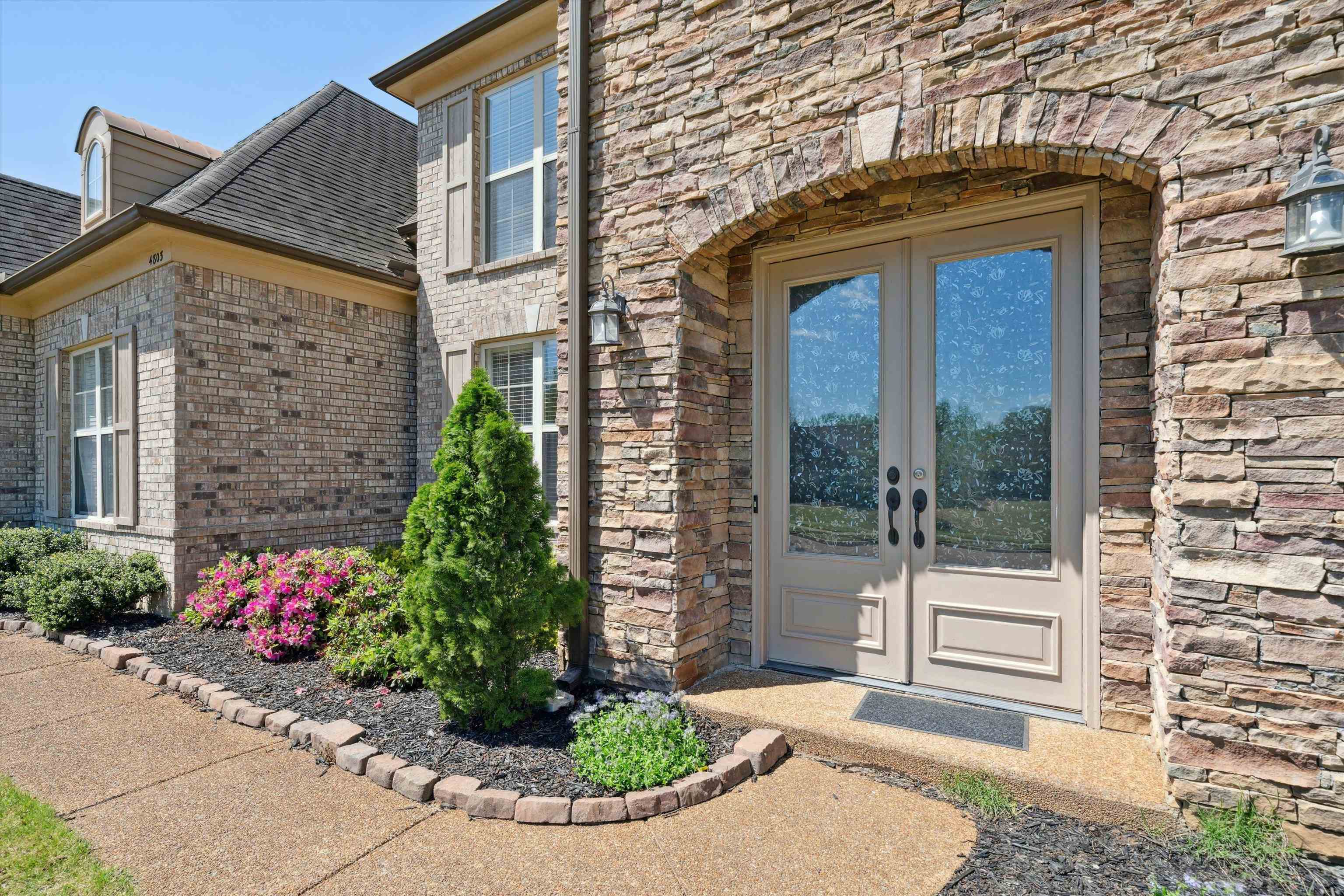 4803 ELLENDALE RD