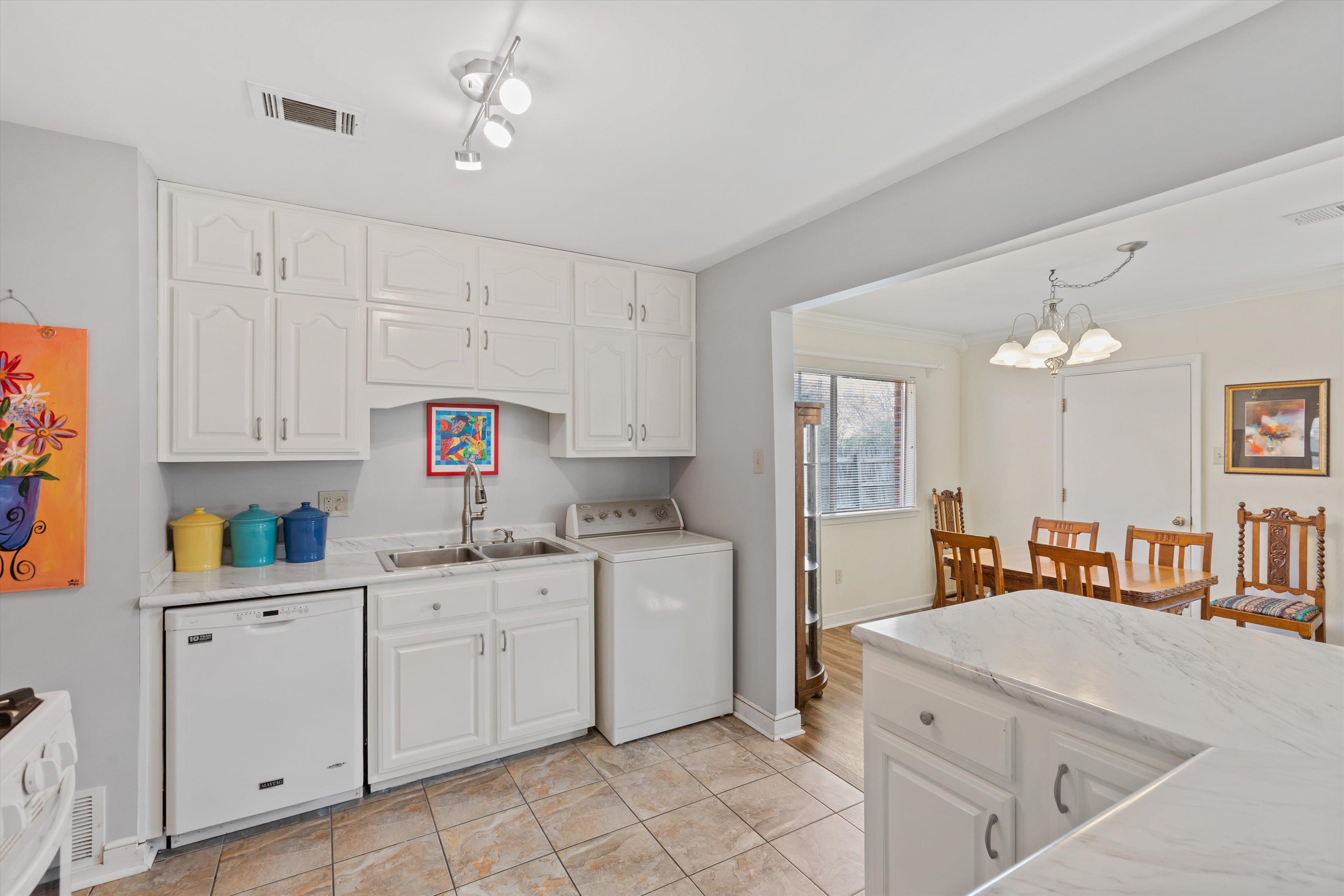 4943 KIMBALL AVE