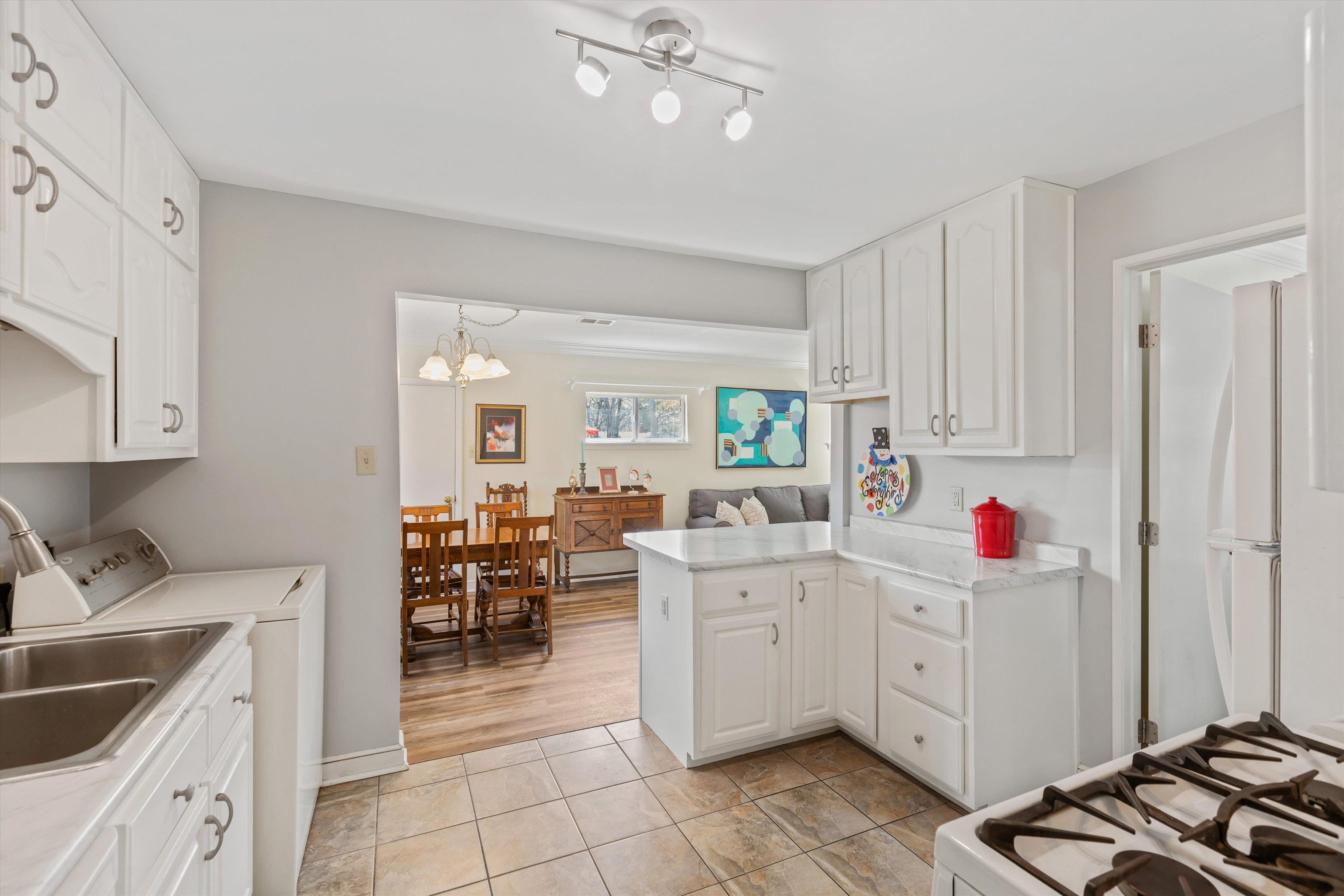 4943 KIMBALL AVE
