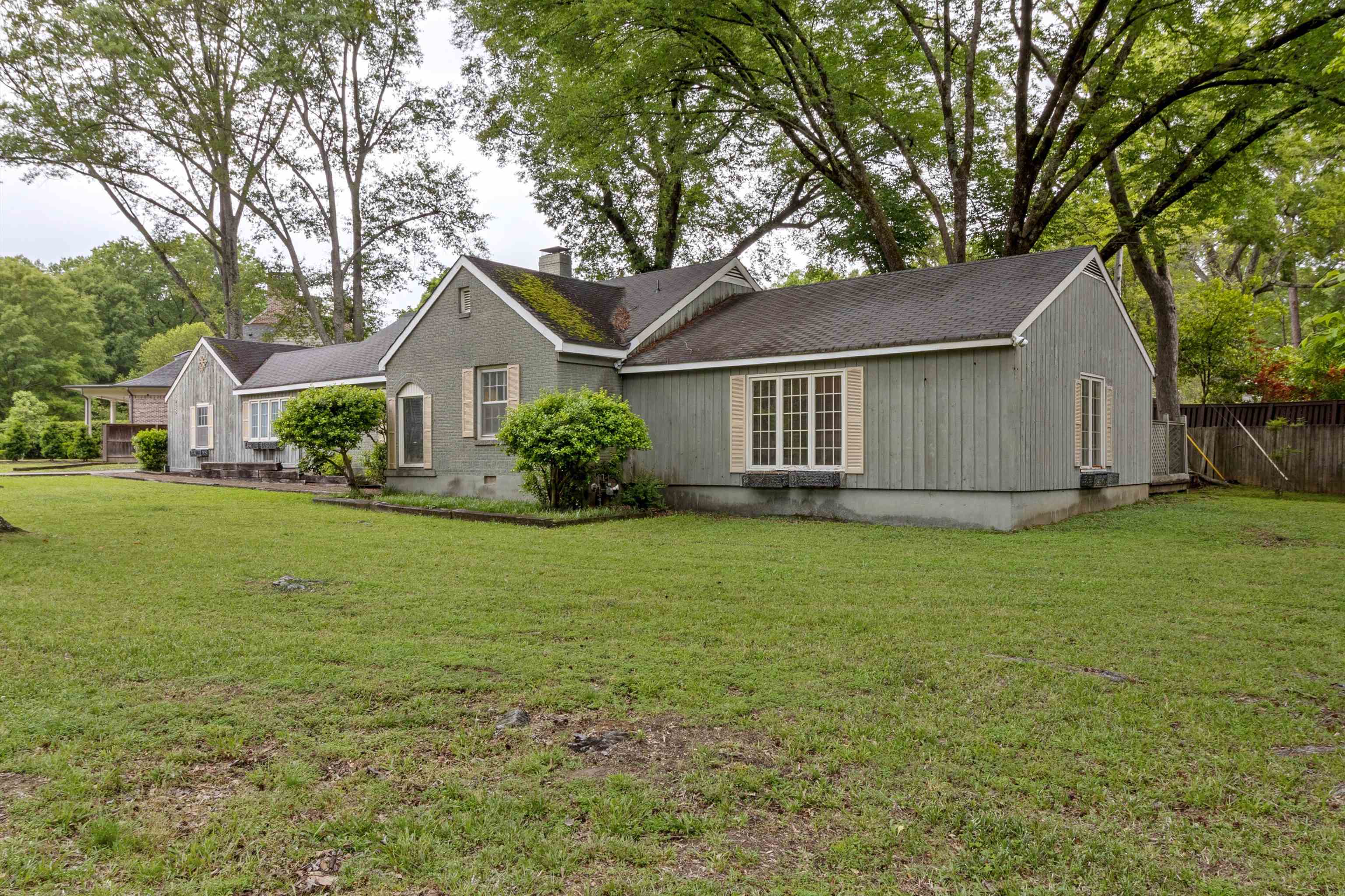 4948 ROANE RD