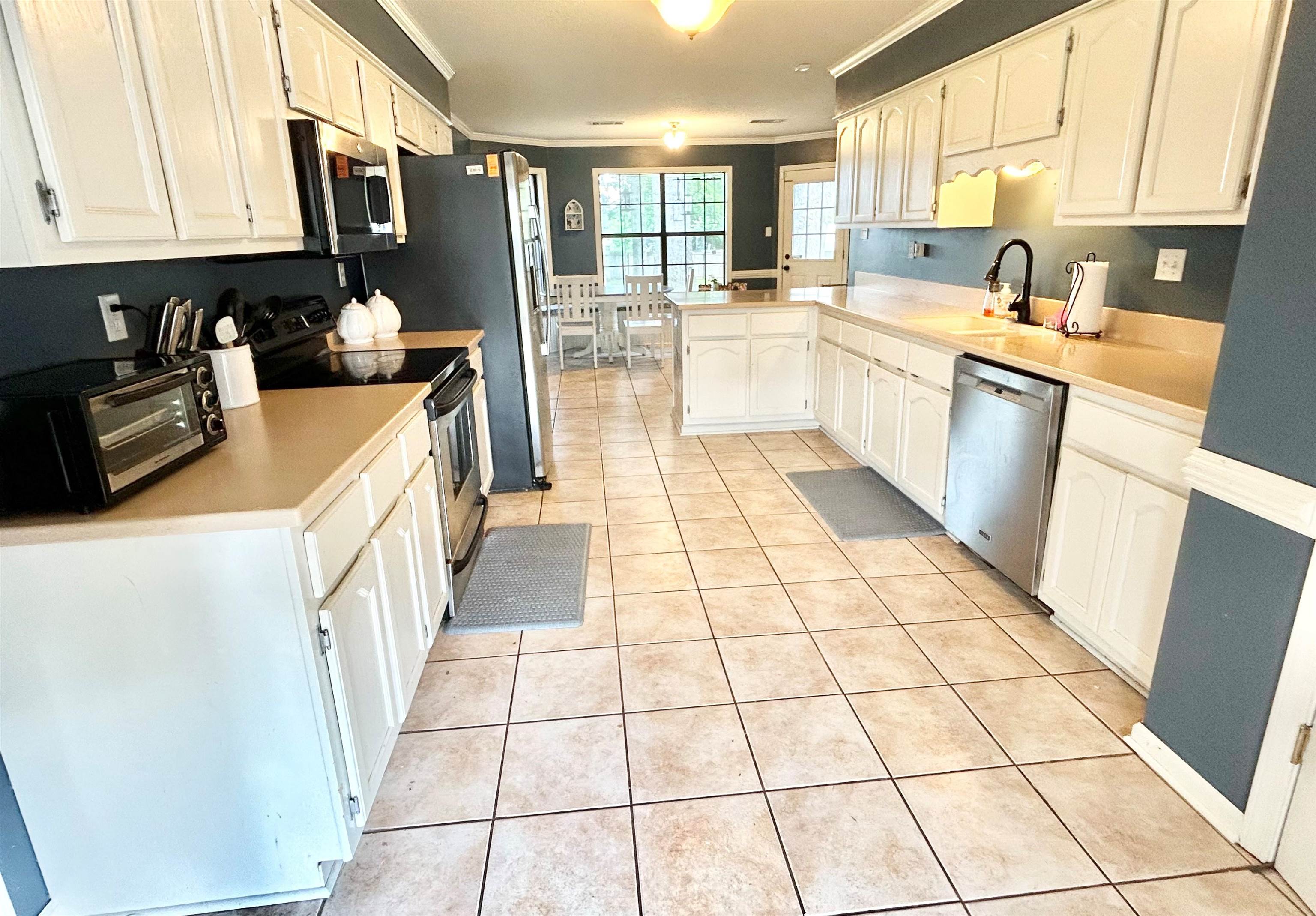 3738 BROOK TRAIL LN