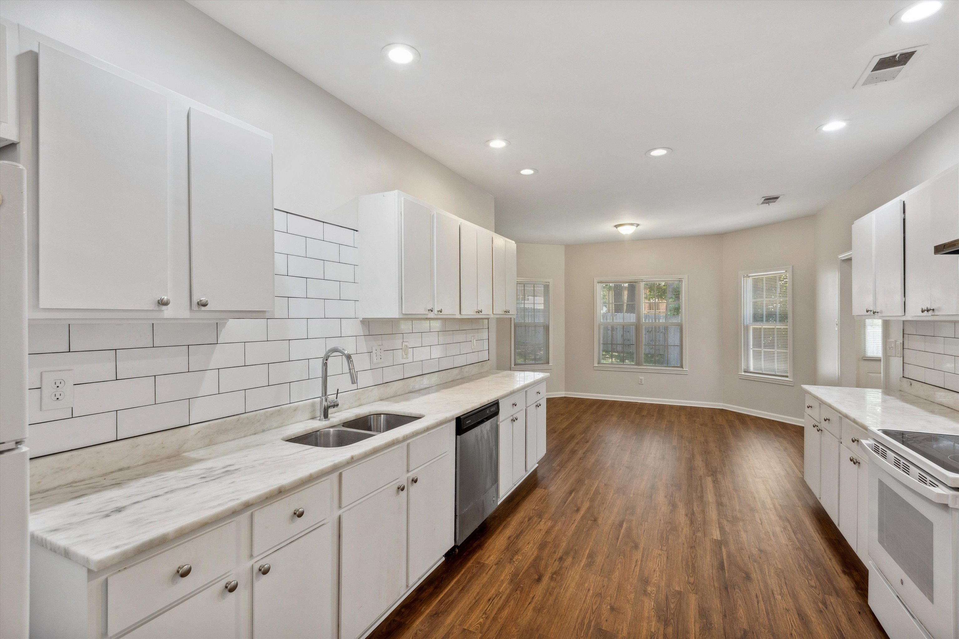 3646 GAILYN DR