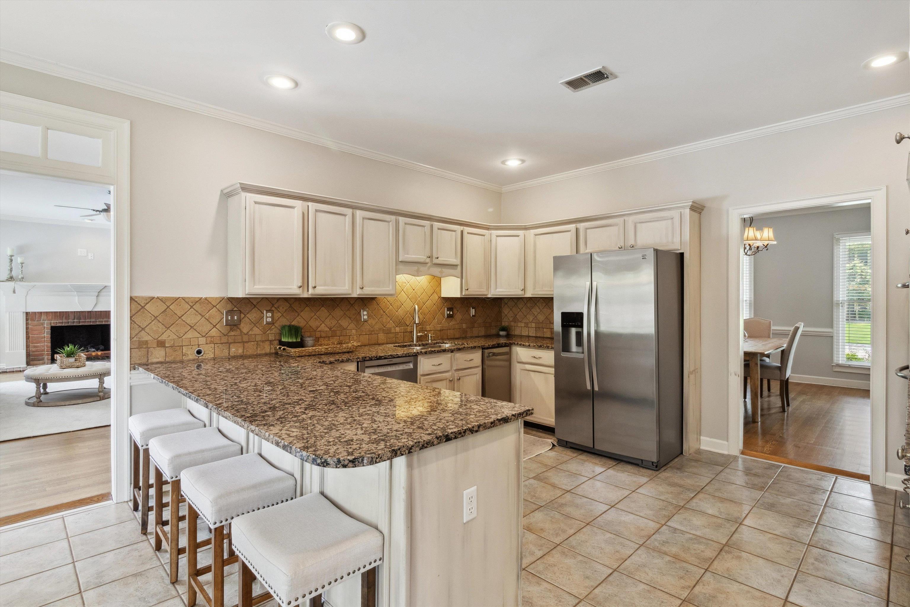 2045 GALLINA CIR