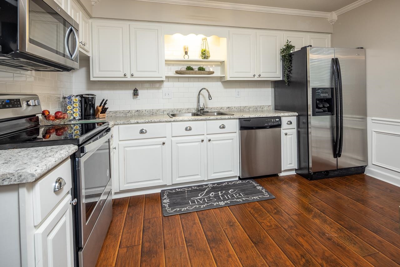 7536 PORT ALBERT LN