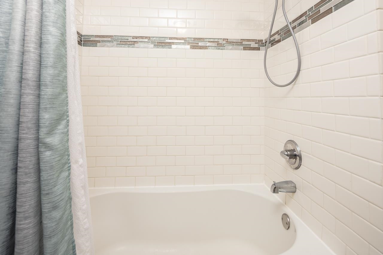 7536 PORT ALBERT LN