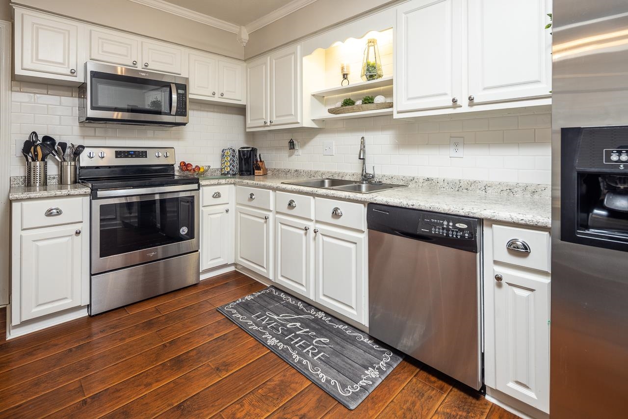 7536 PORT ALBERT LN