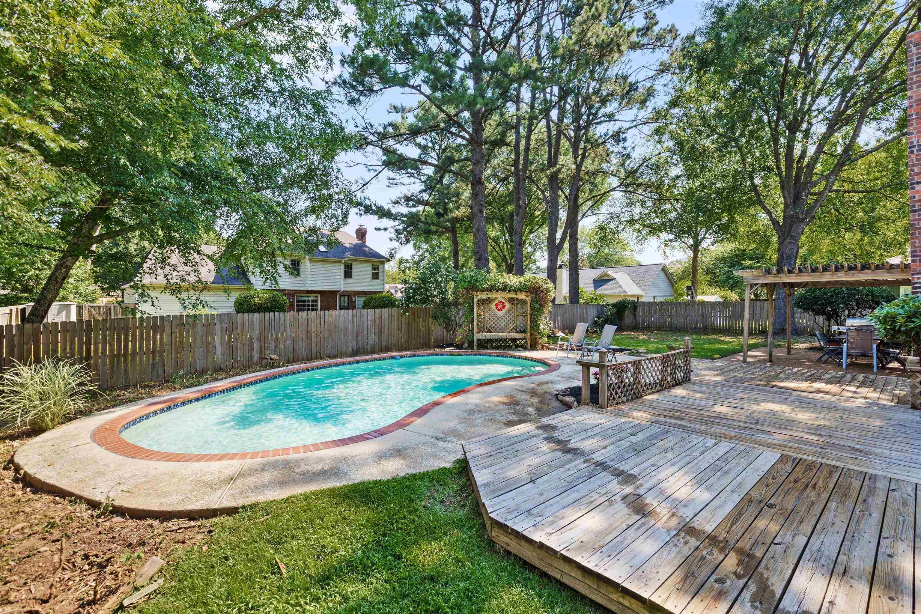 8030 SUNNY CREEK DR