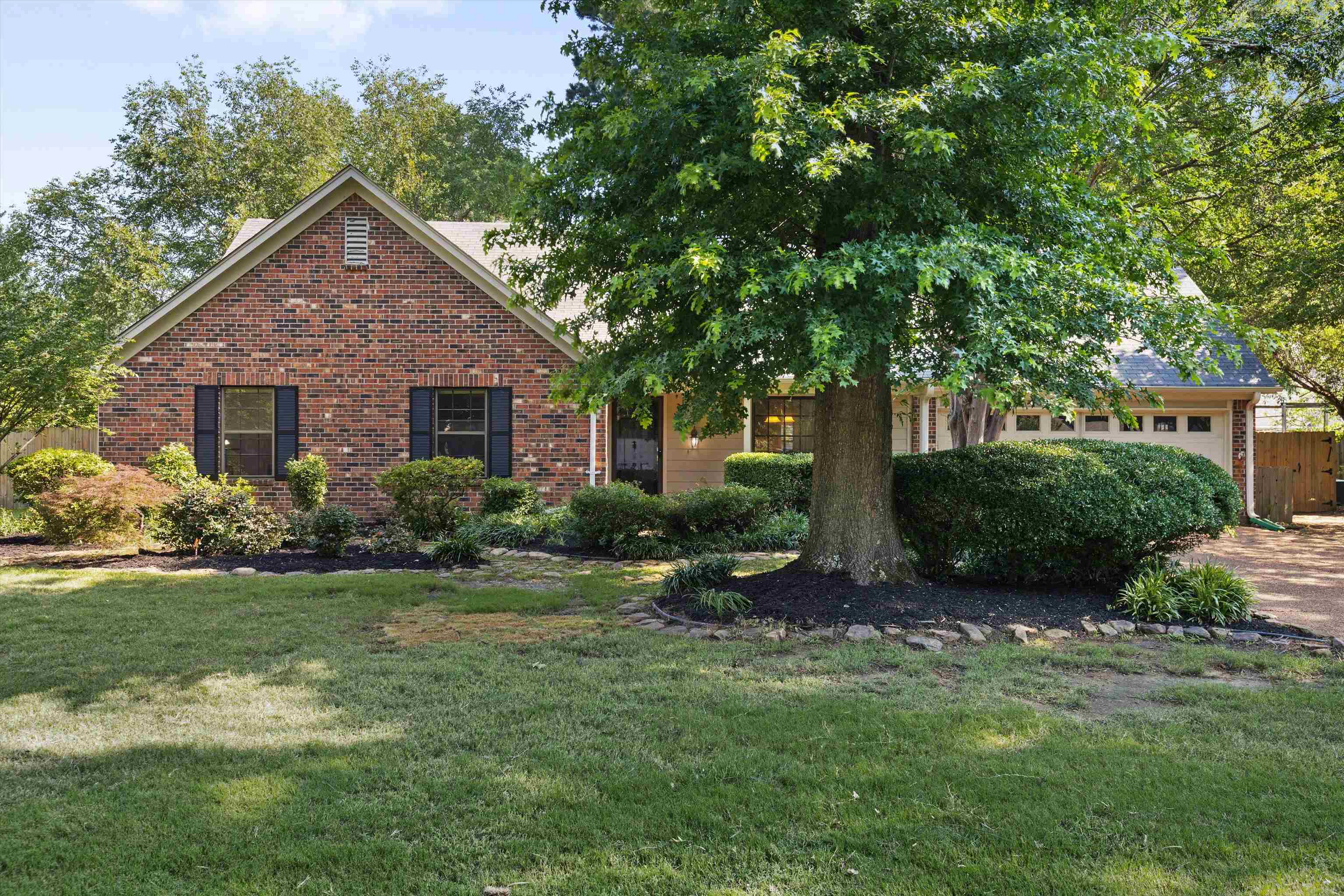8030 SUNNY CREEK DR