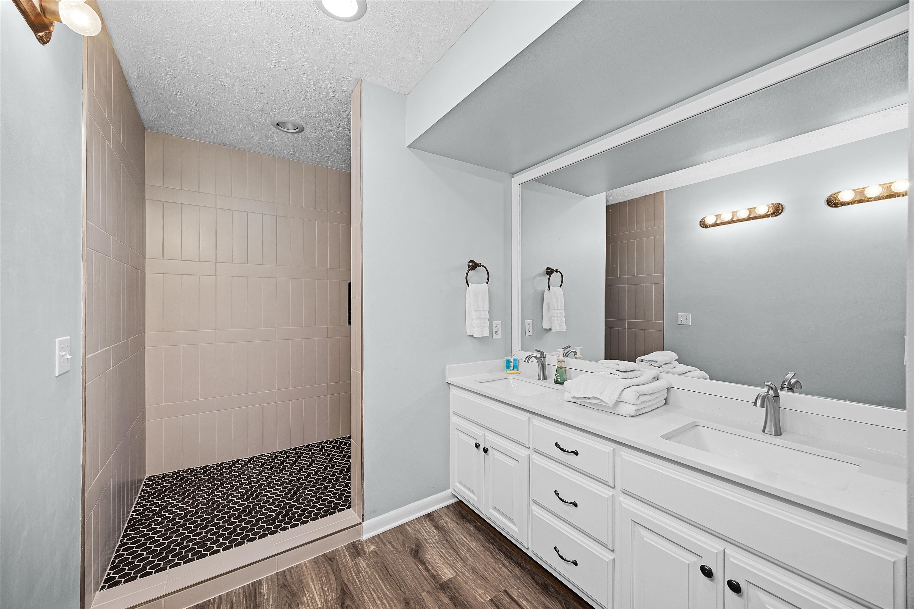 90 HARBOR VIEW CV