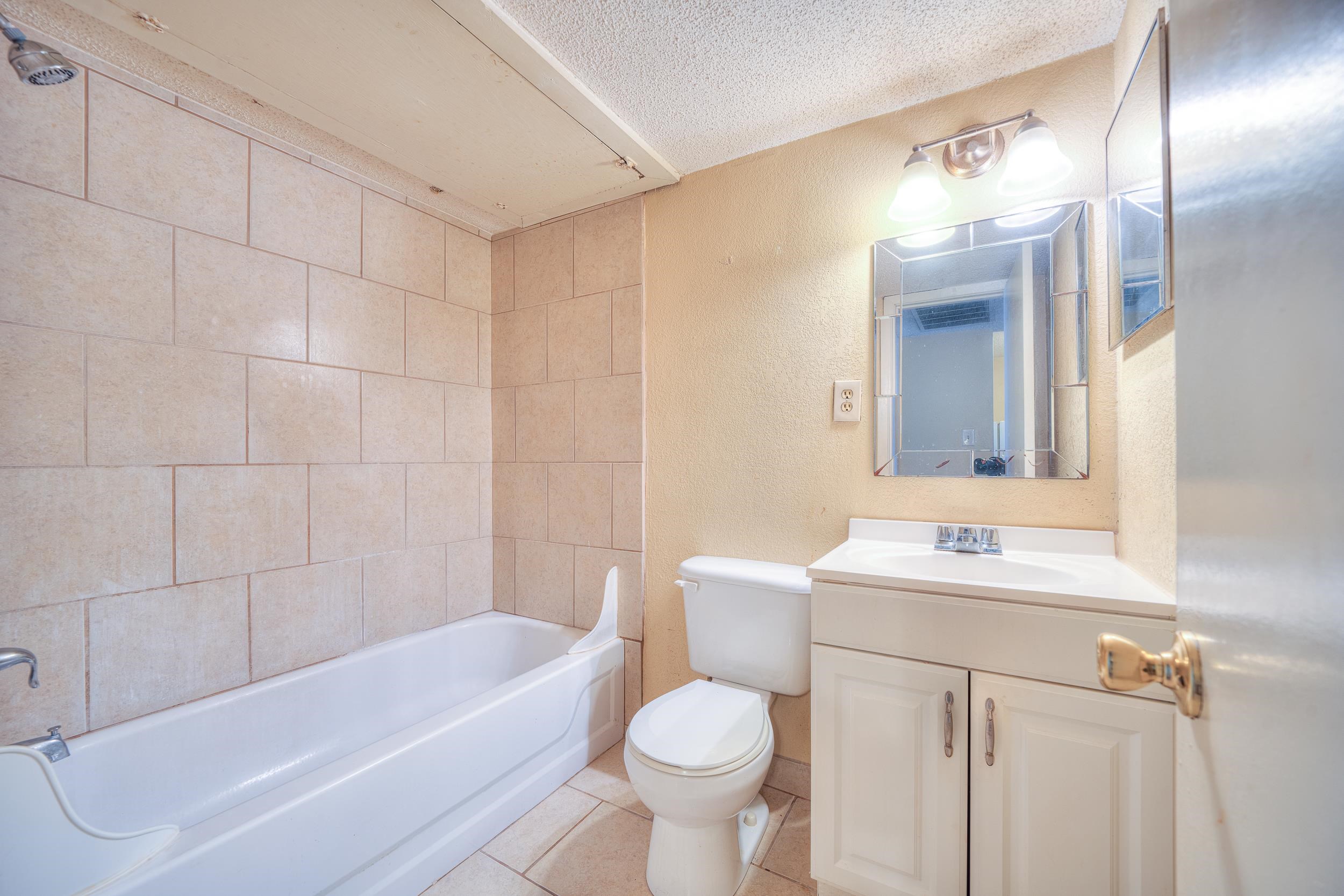 6773 QUAIL HOLLOW CT Unit: 1