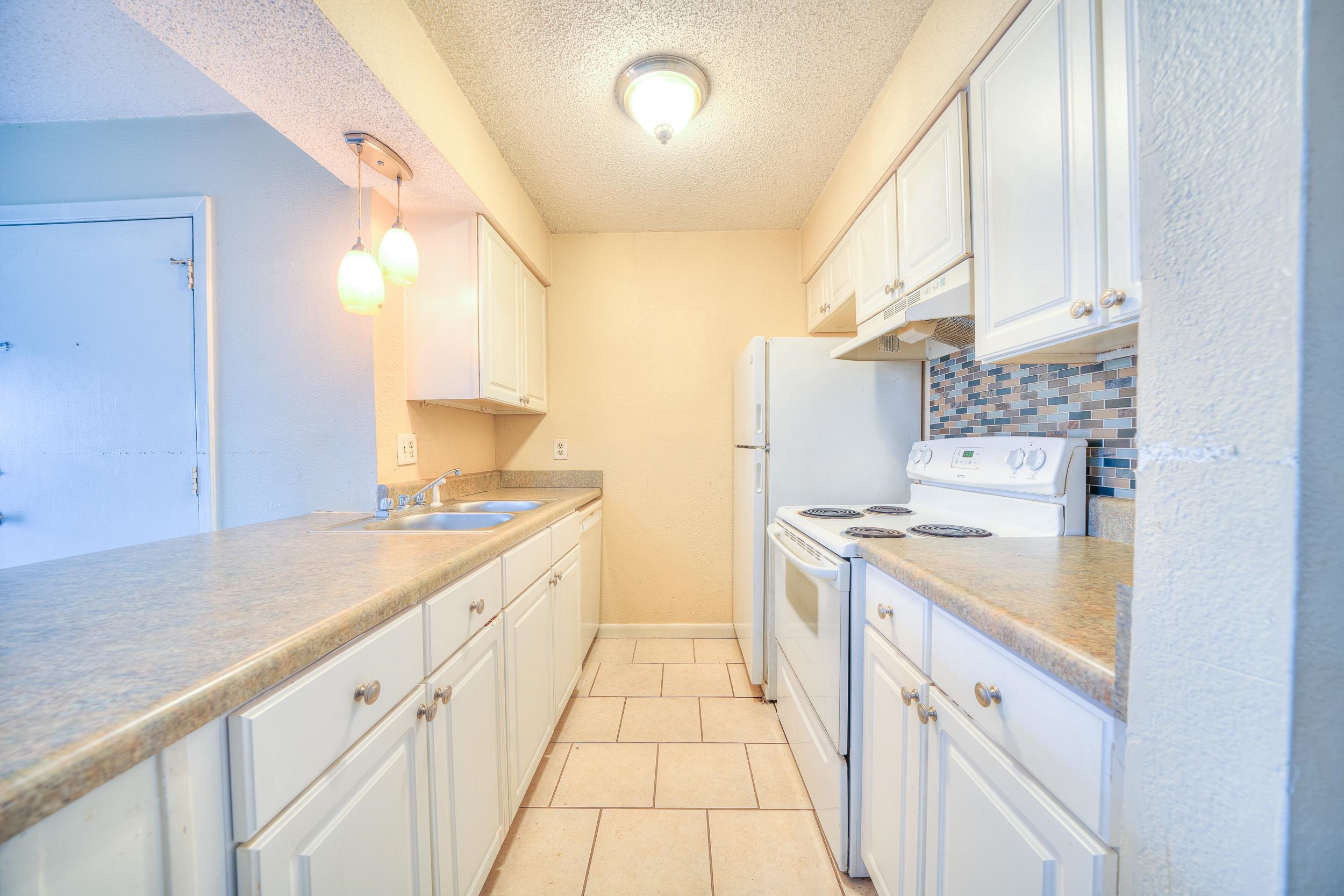6773 QUAIL HOLLOW CT Unit: 1