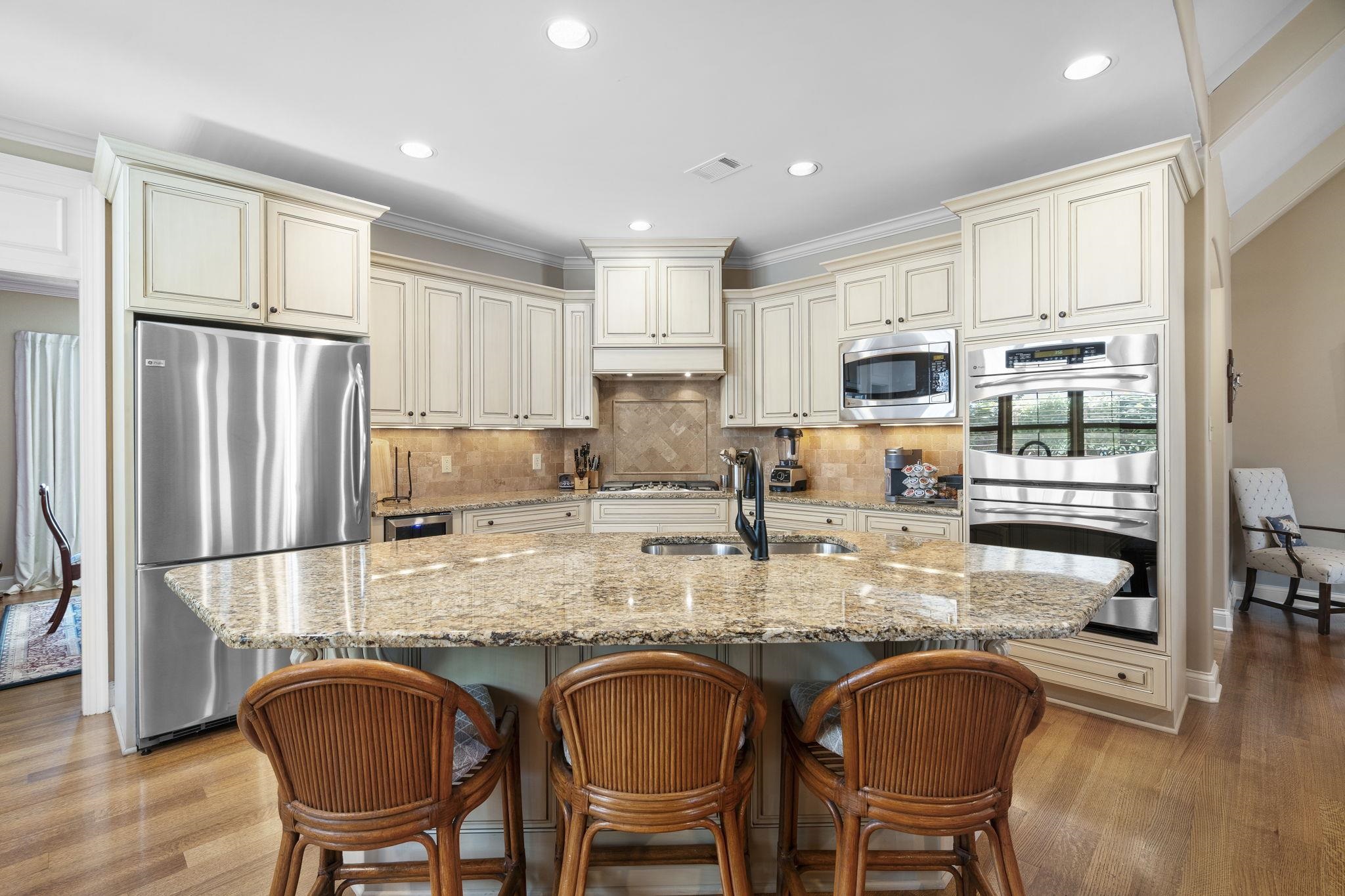 9051 TERRENE LN
