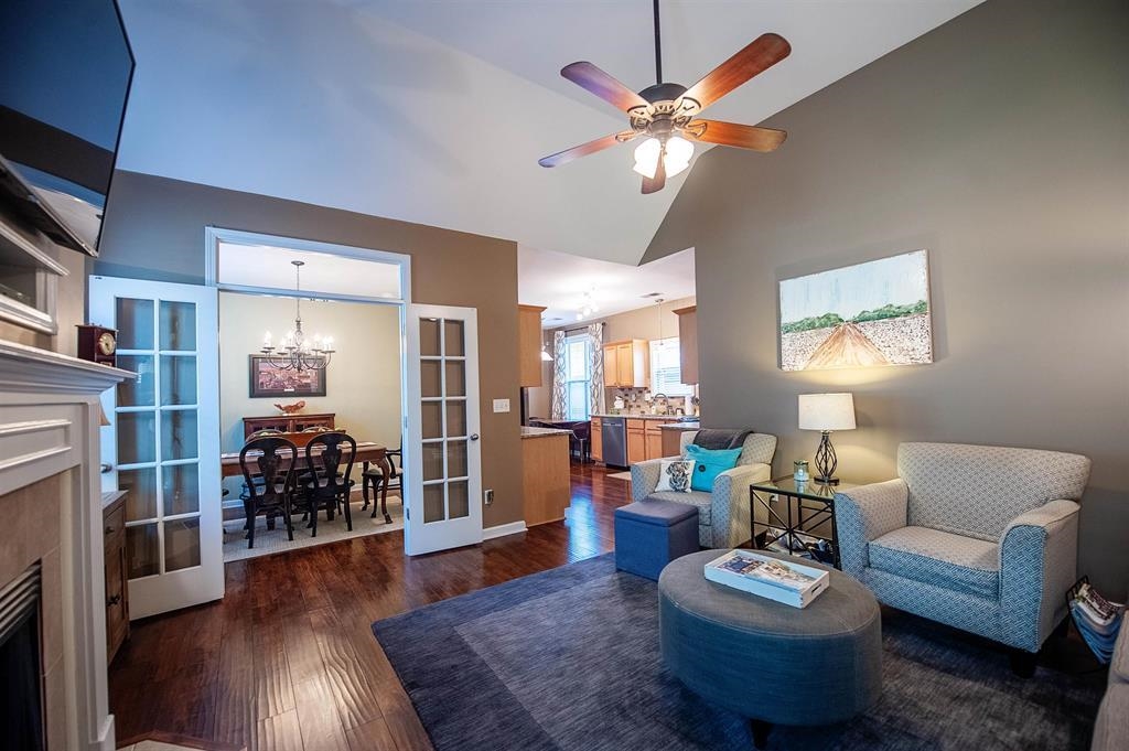 1424 ISLAND TOWN DR