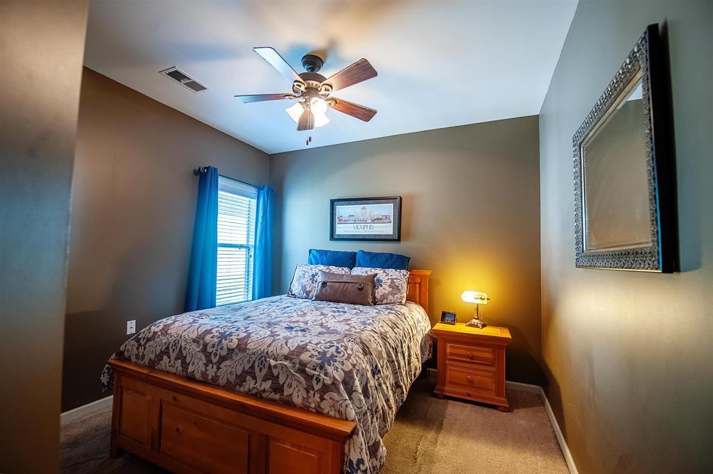 1424 ISLAND TOWN DR
