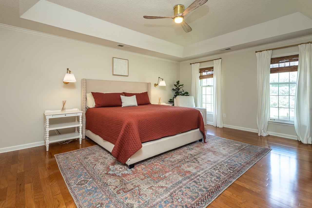 9169 GREENBRIER CV