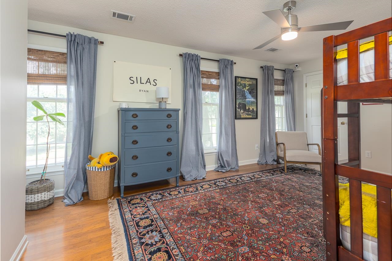 9169 GREENBRIER CV