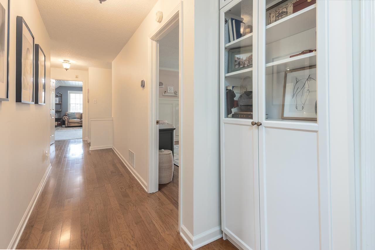 9169 GREENBRIER CV