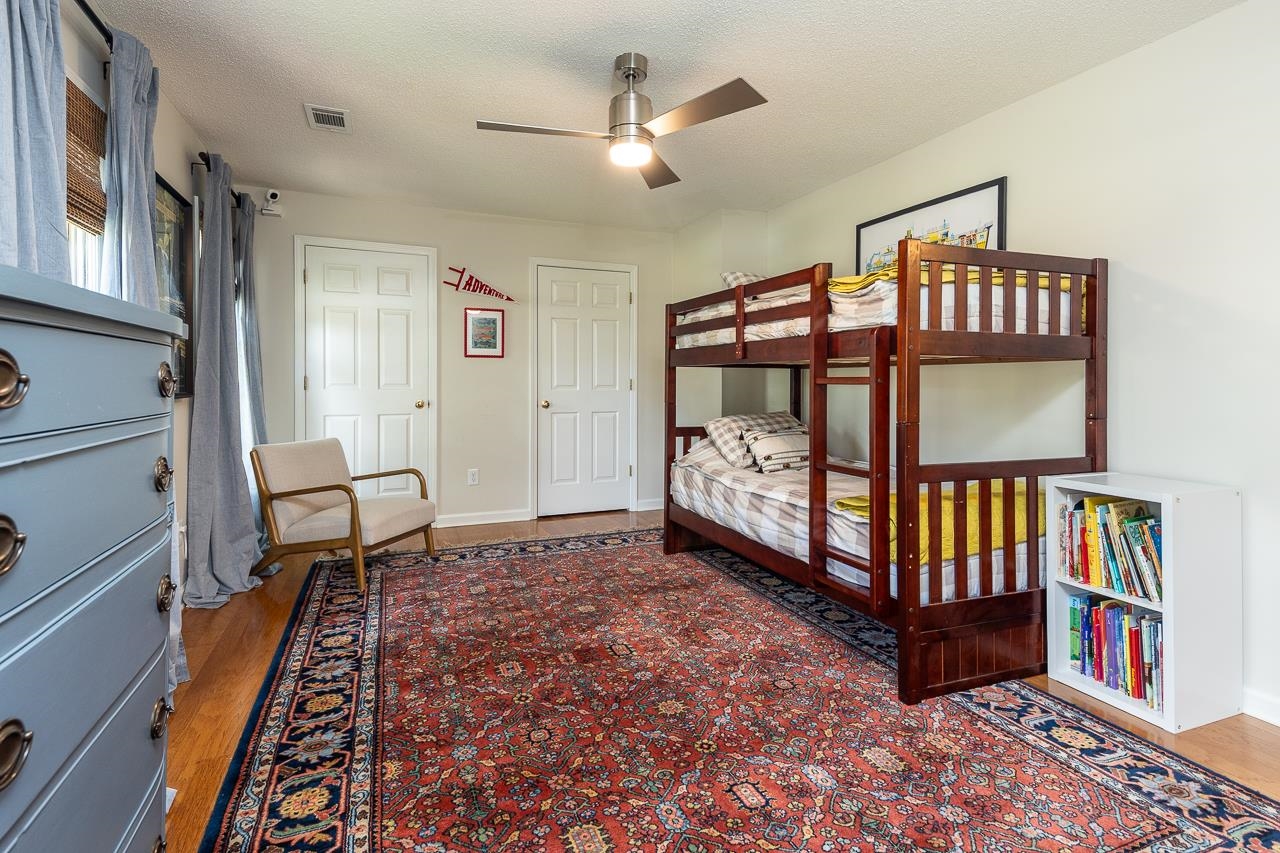 9169 GREENBRIER CV