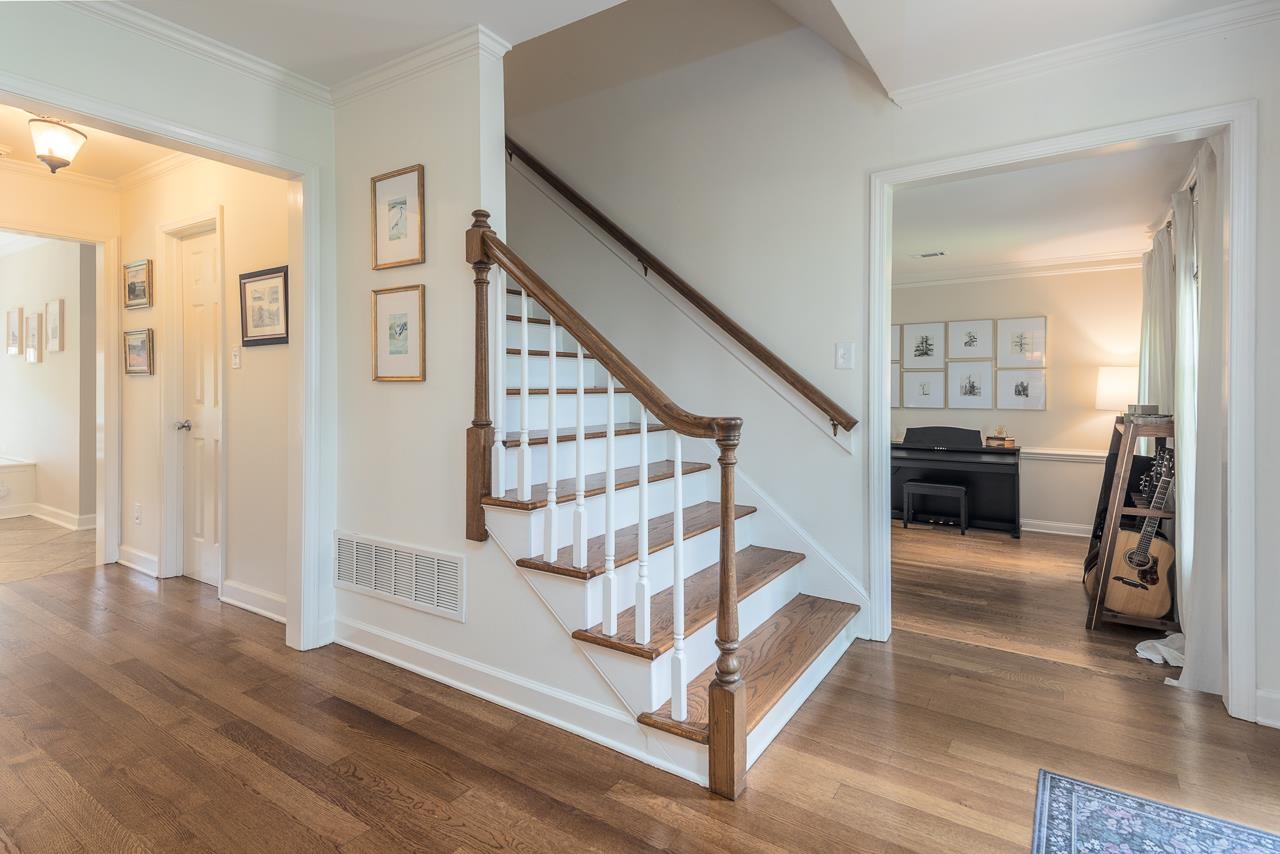 9169 GREENBRIER CV