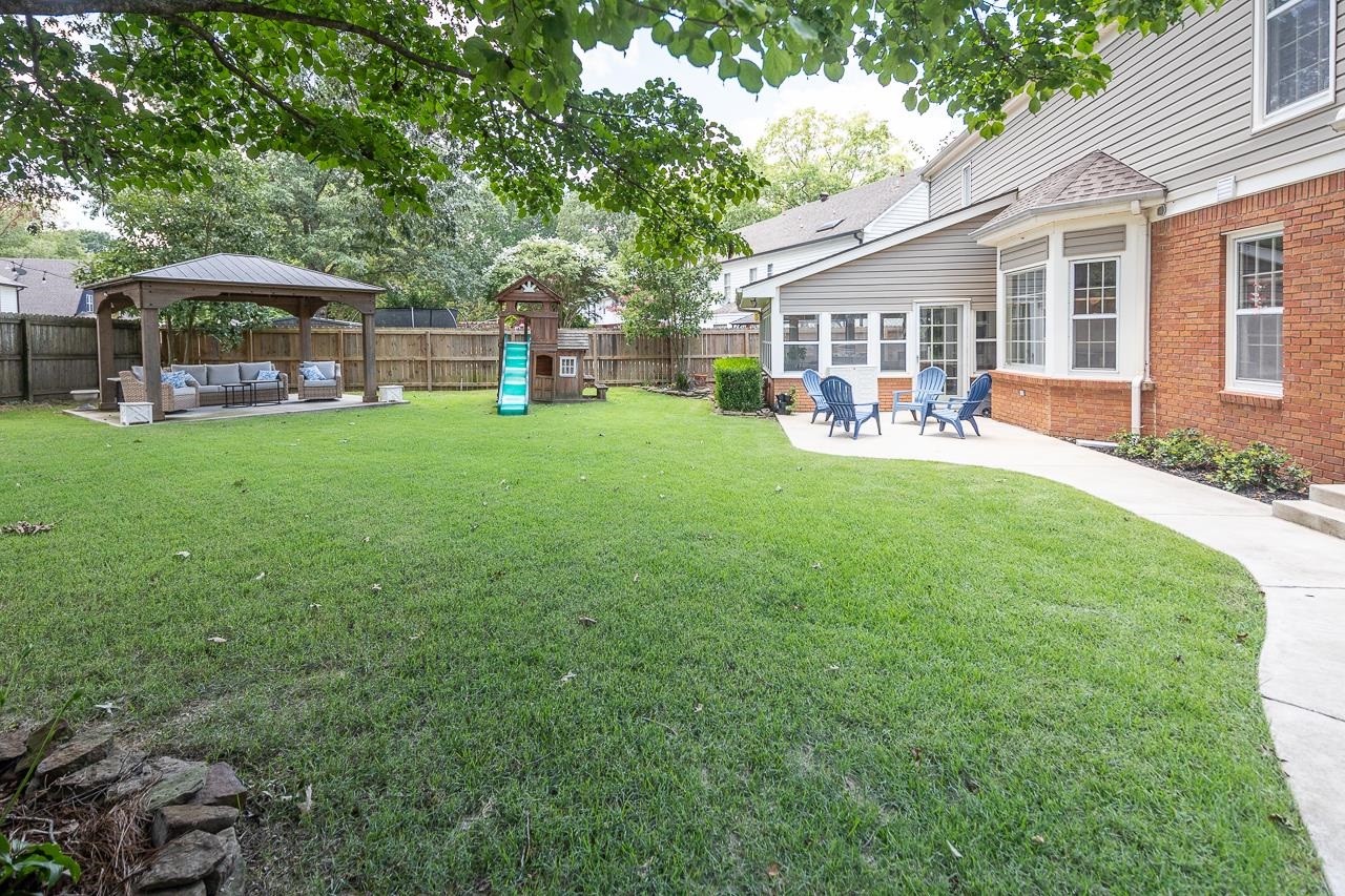 9169 GREENBRIER CV