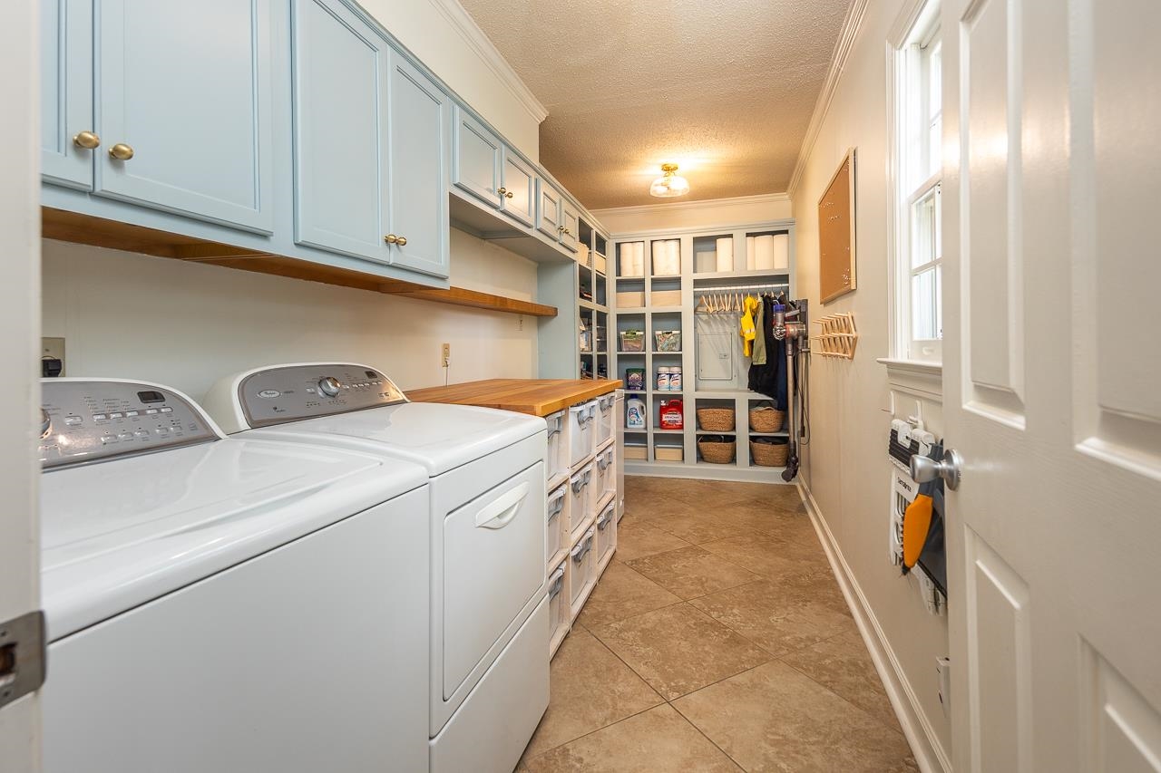 9169 GREENBRIER CV