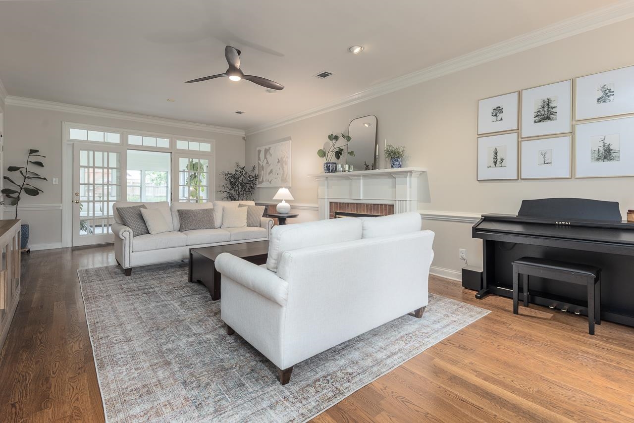 9169 GREENBRIER CV