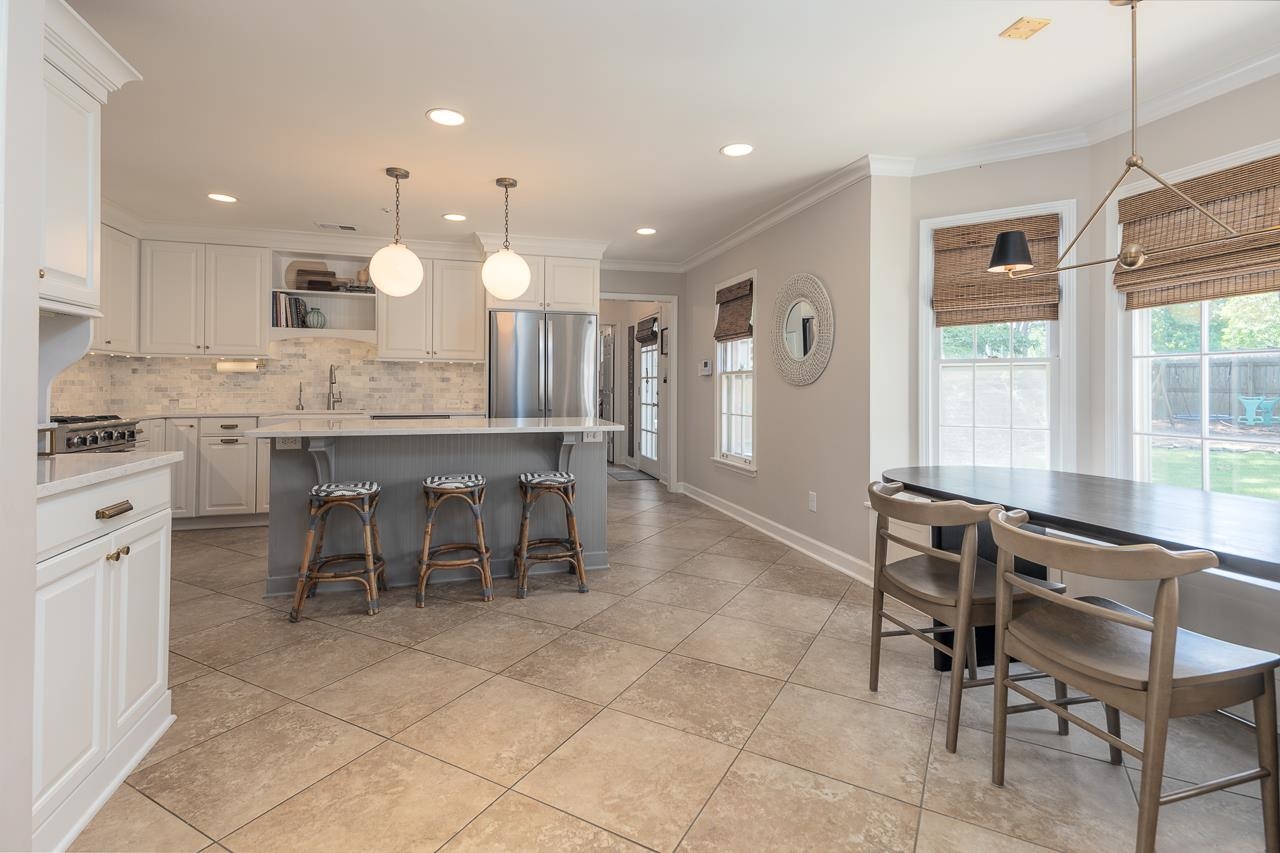 9169 GREENBRIER CV