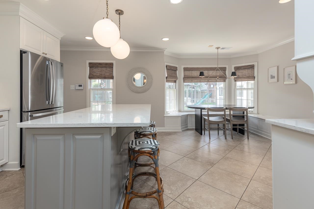 9169 GREENBRIER CV