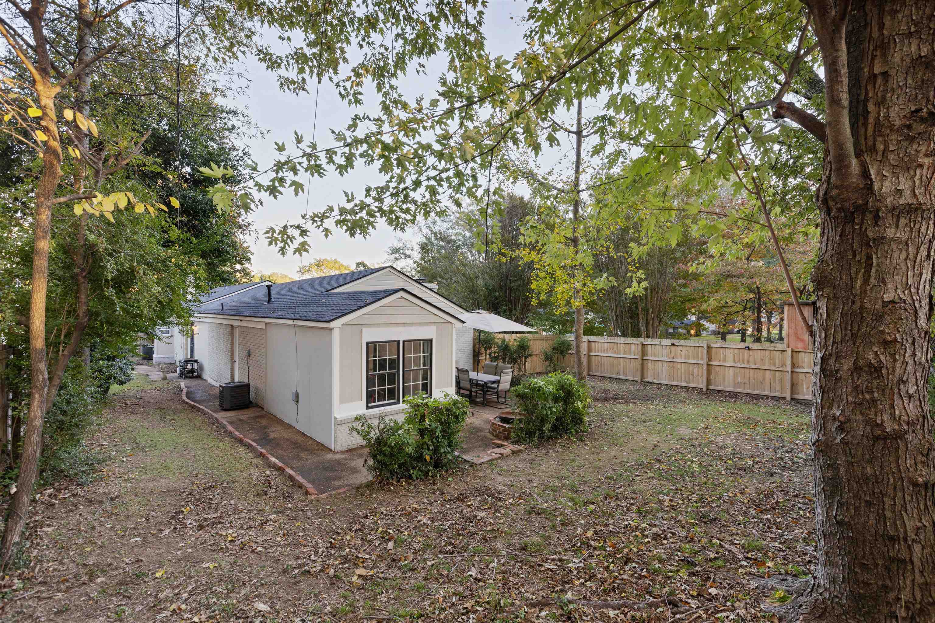 5270 EDENSHIRE AVE