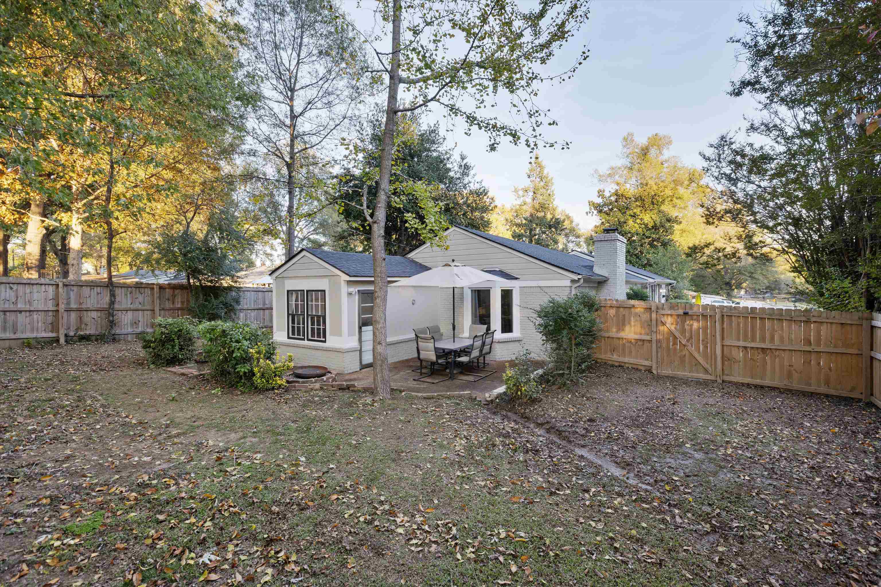 5270 EDENSHIRE AVE