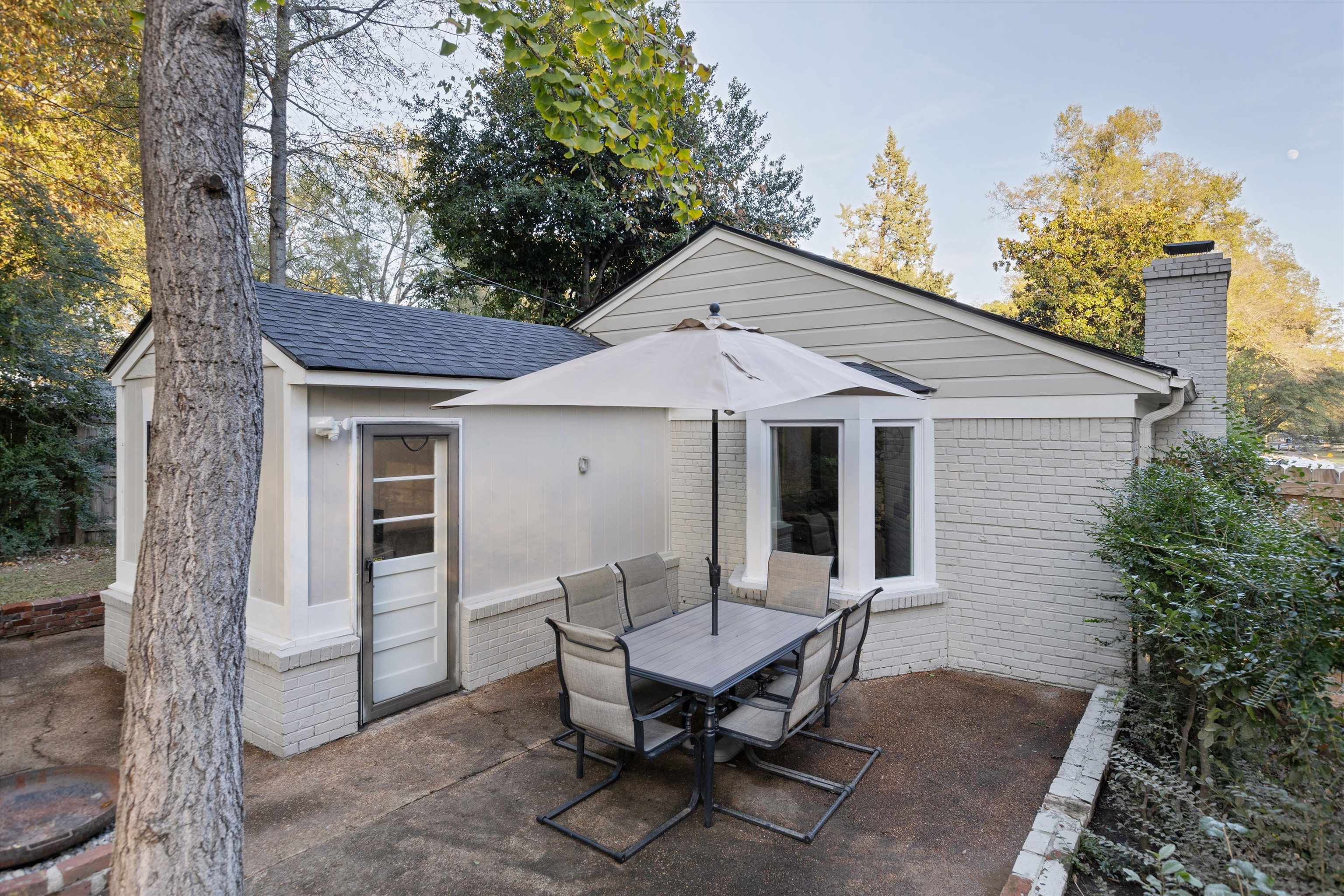 5270 EDENSHIRE AVE