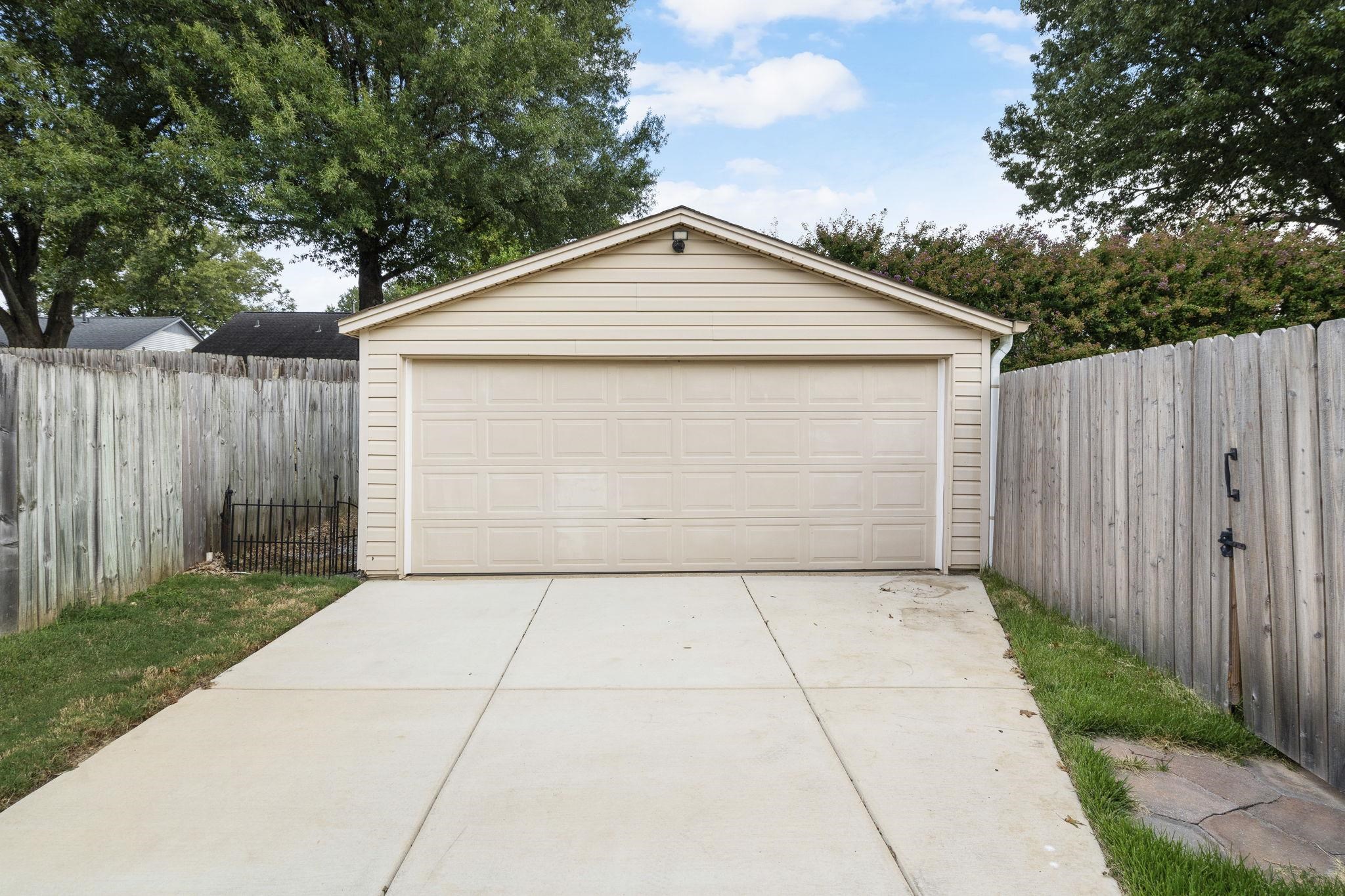 6352 BARWICK DR