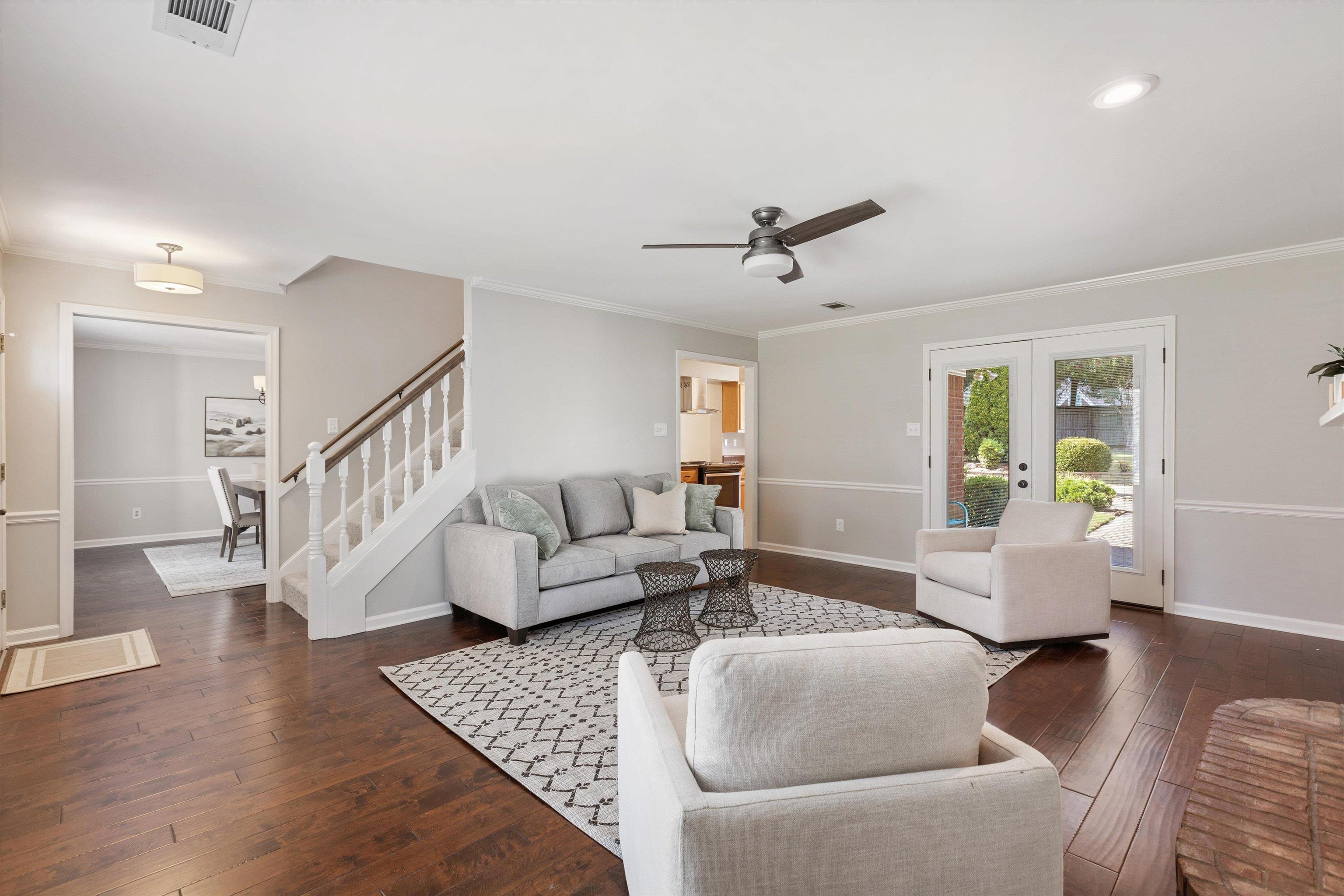 294 CEDAR POST CV