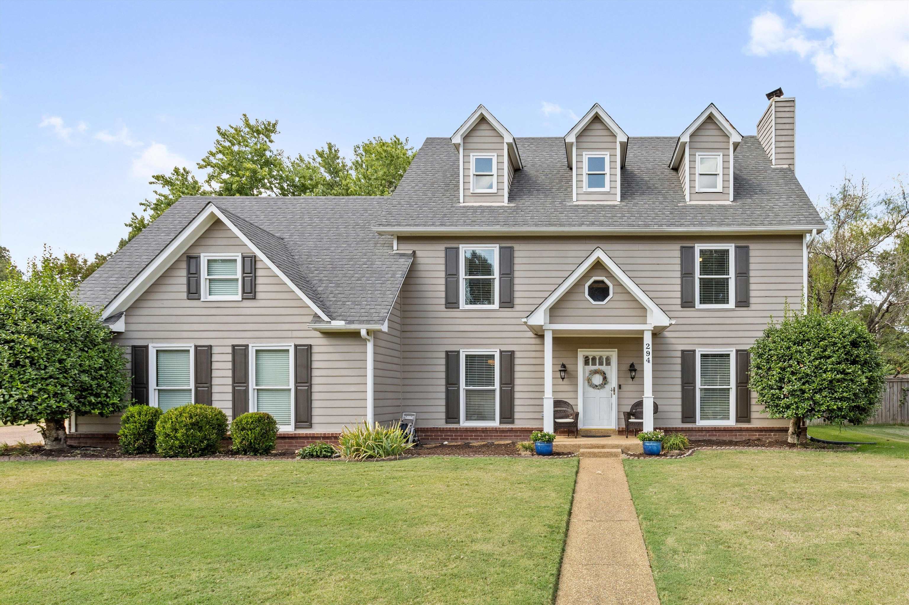 294 CEDAR POST CV
