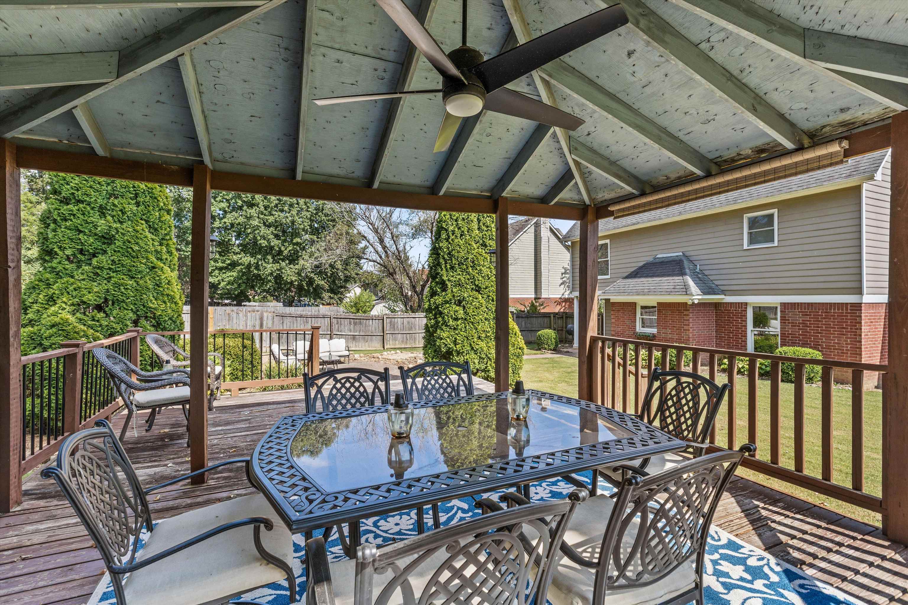 294 CEDAR POST CV