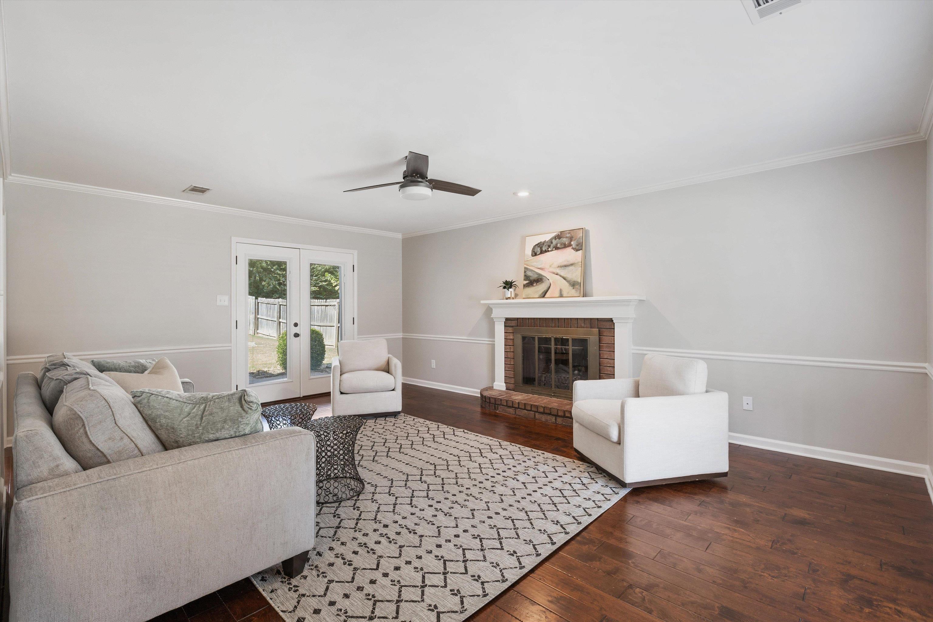 294 CEDAR POST CV