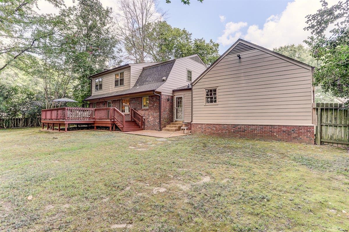 7215 CEDAR LN