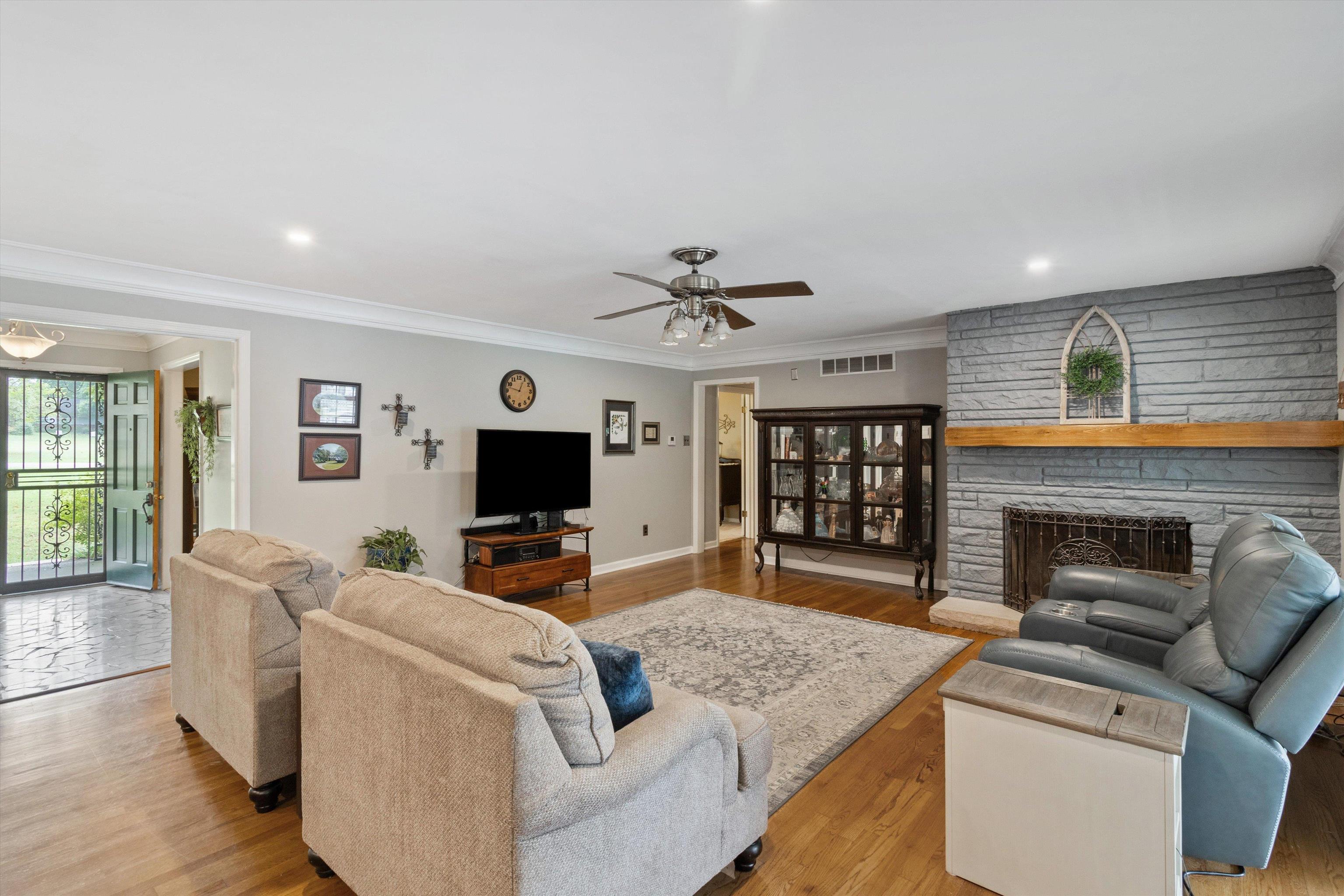 3589 BROADWAY RD