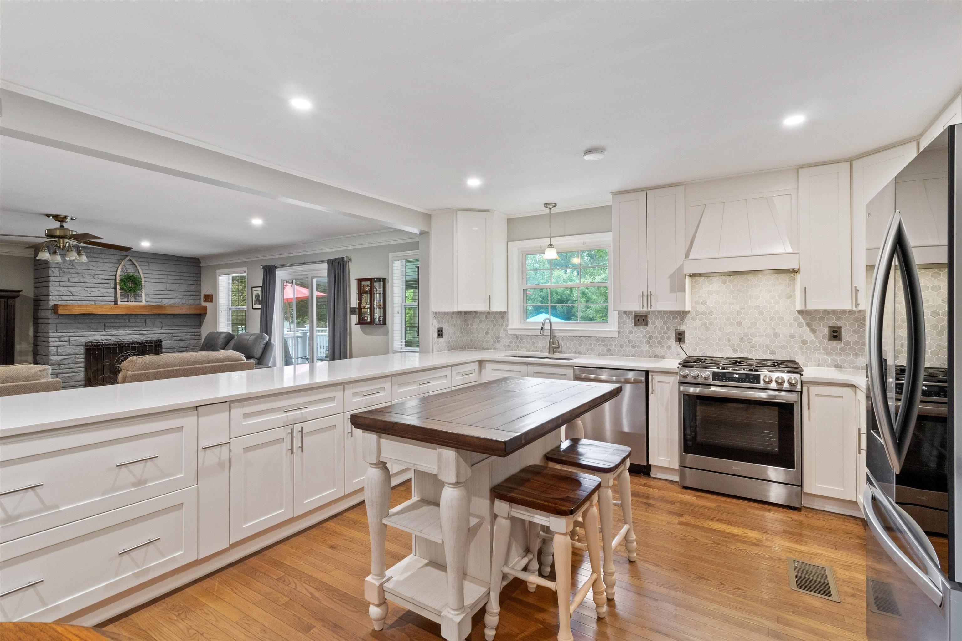 3589 BROADWAY RD