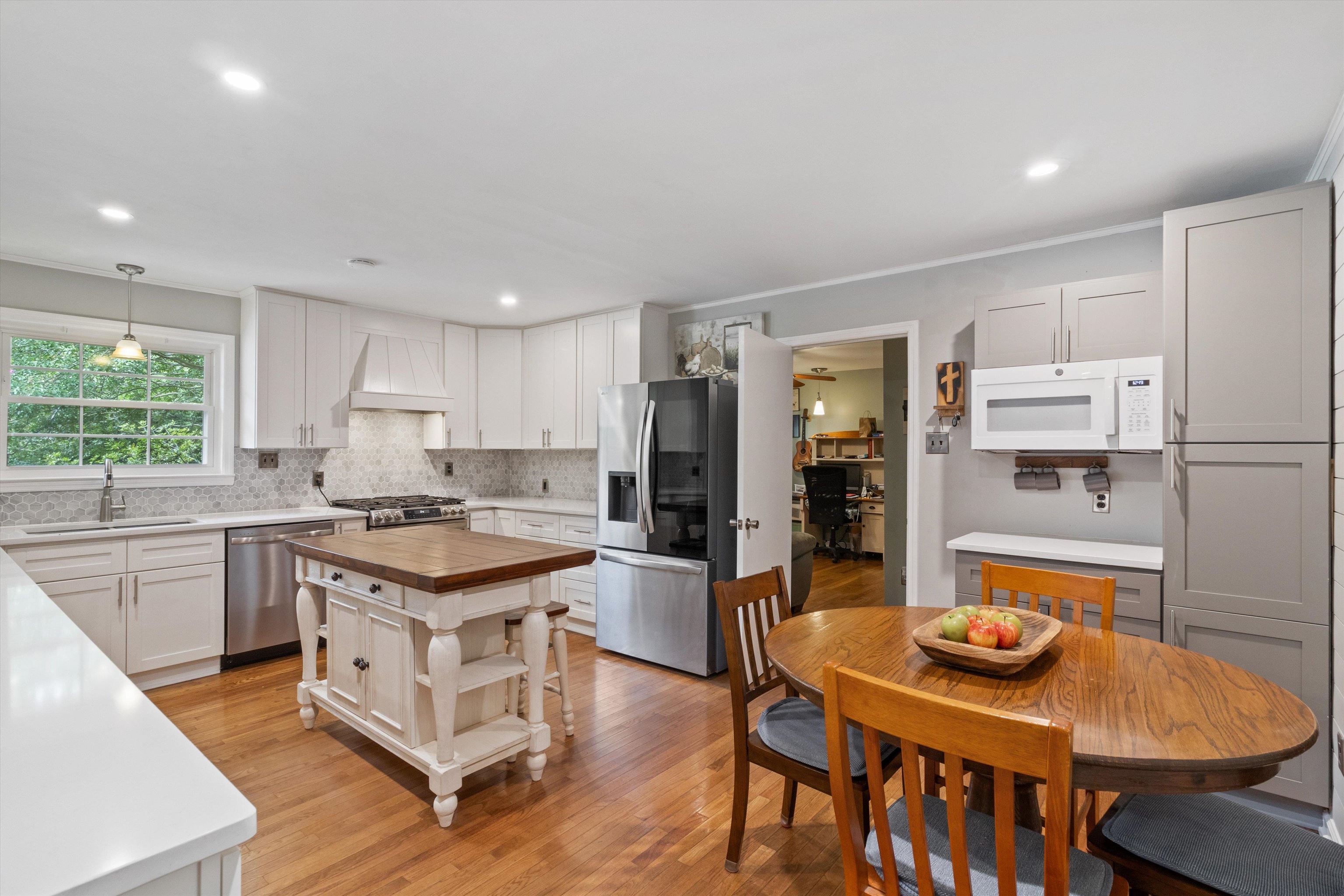 3589 BROADWAY RD